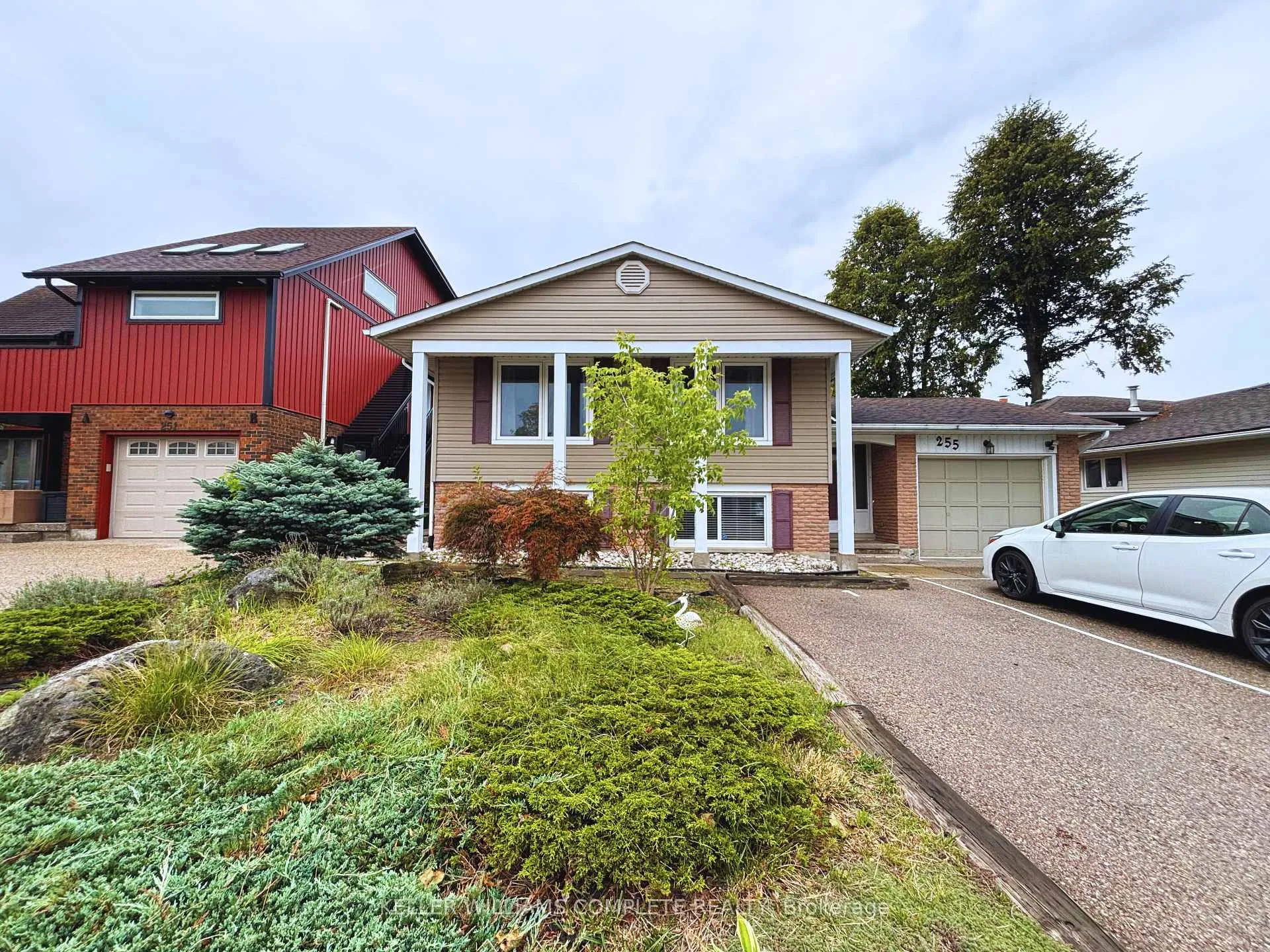 Photo 1 of Unit A, 255 Blackhorne Drive, Kitchener — HOMEH