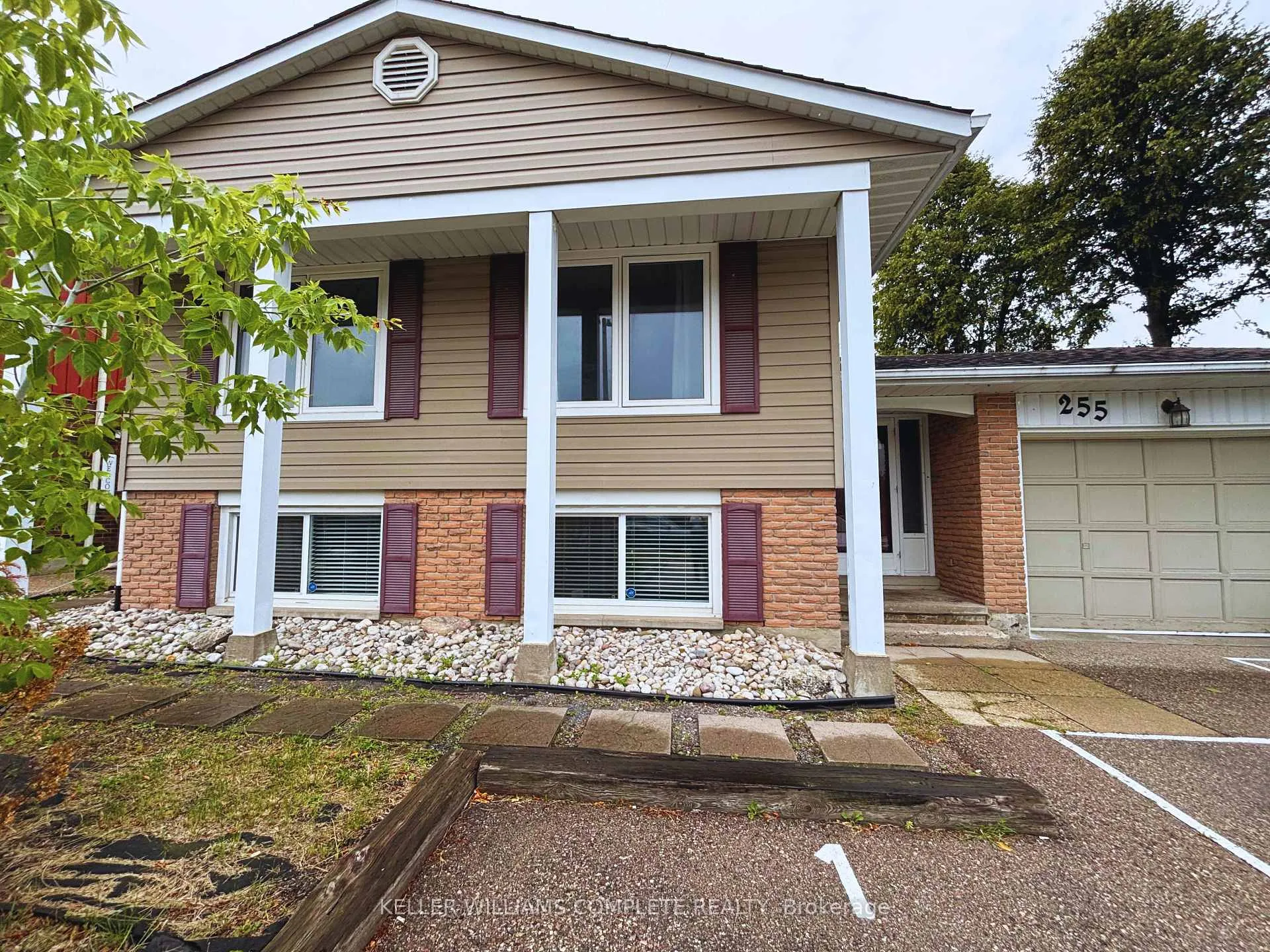 Photo 2 of Unit A, 255 Blackhorne Drive, Kitchener — HOMEH