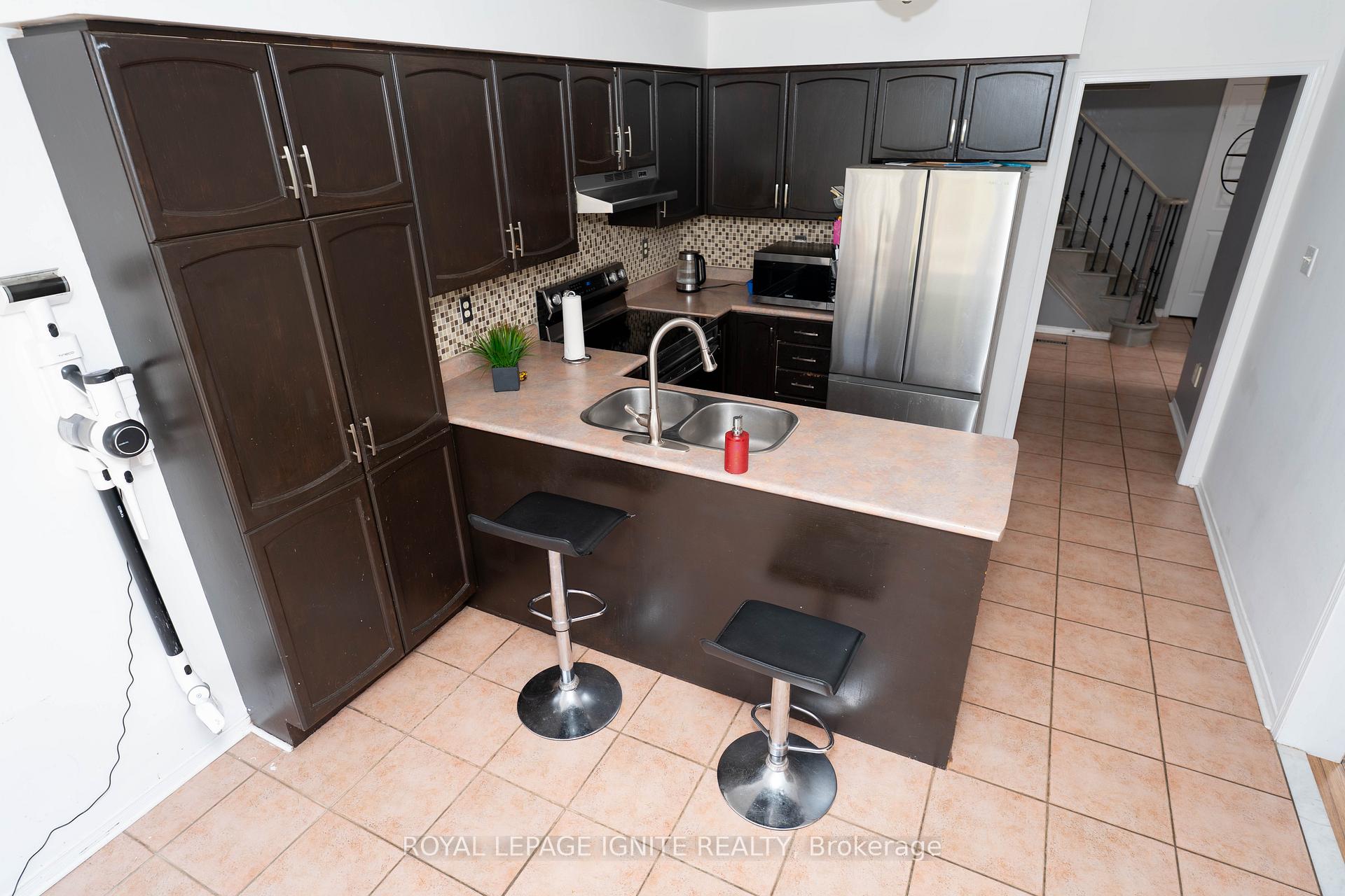 Photo 8 of 82 Elephant Hill Drive, Clarington, Bowmanville — HOMEH