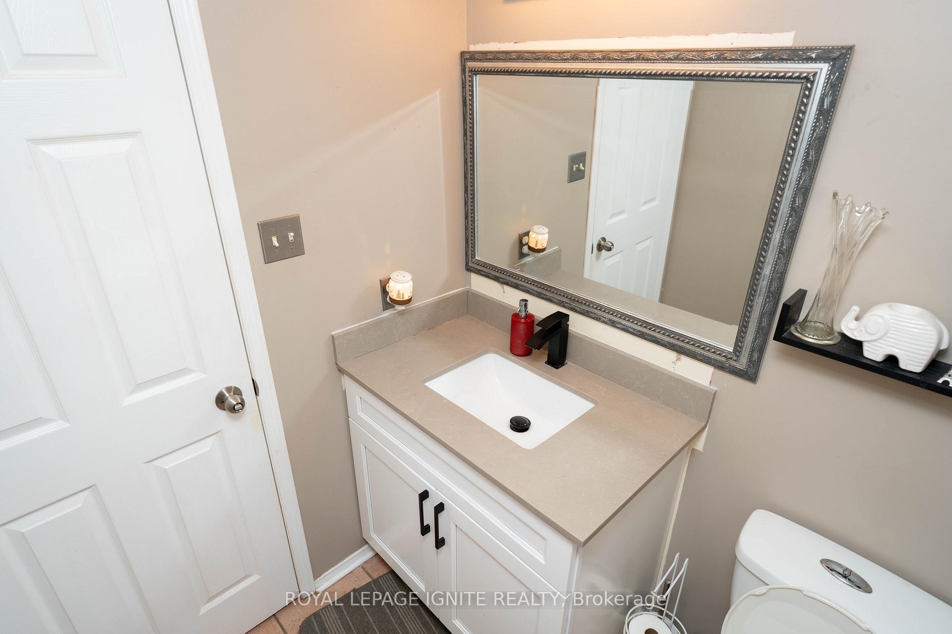 Photo 5 of 82 Elephant Hill Drive, Clarington, Bowmanville — HOMEH