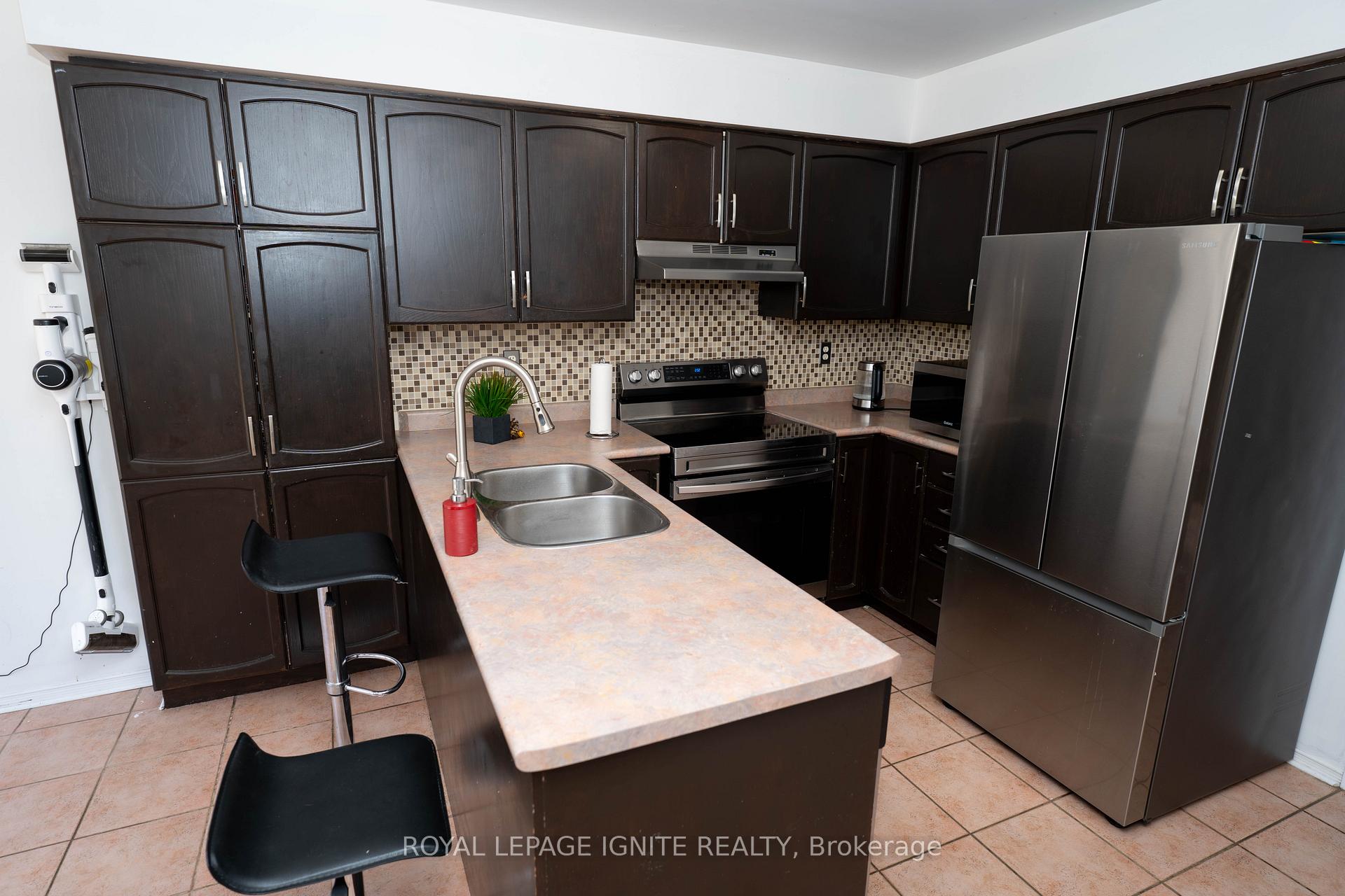 Photo 14 of 82 Elephant Hill Drive, Clarington, Bowmanville — HOMEH