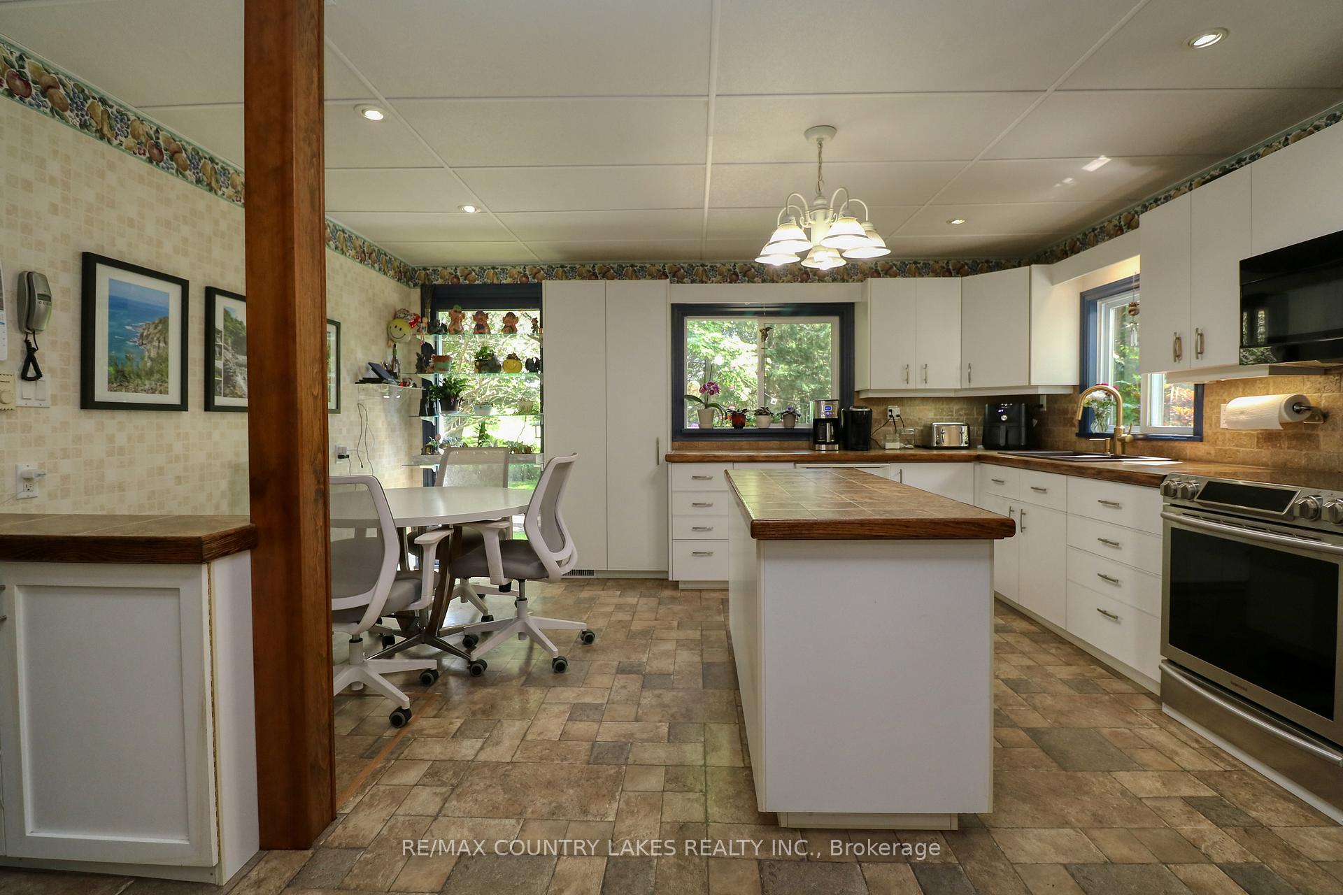 Photo 4 of 1330 Concession 5 Road, Brock, Rural Brock — HOMEH