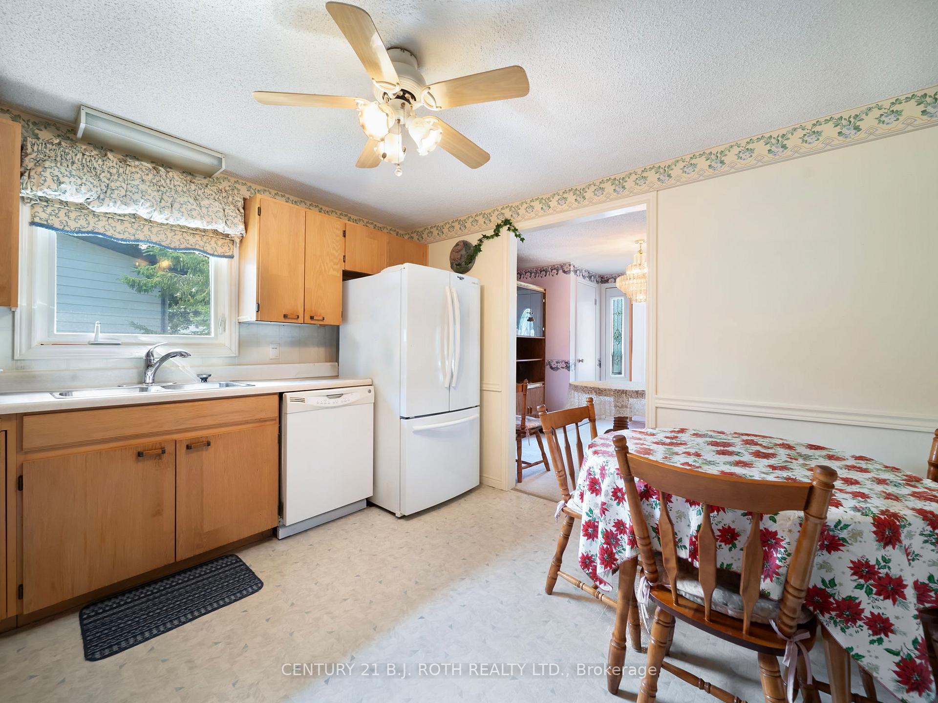 Photo 4 of 62 Tamarack Drive, Oro-Medonte, Hawkestone — HOMEH