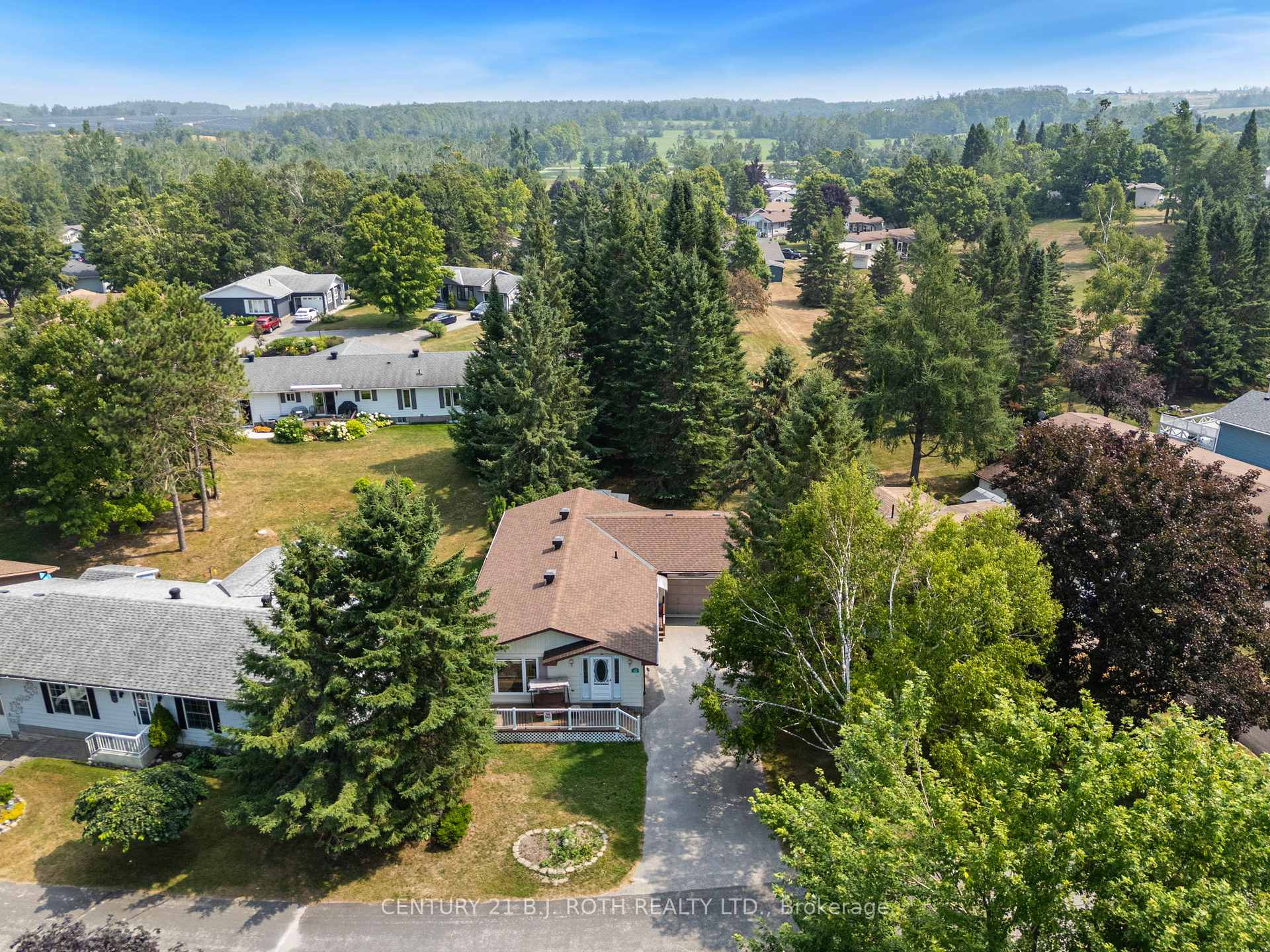 Photo 20 of 62 Tamarack Drive, Oro-Medonte, Hawkestone — HOMEH