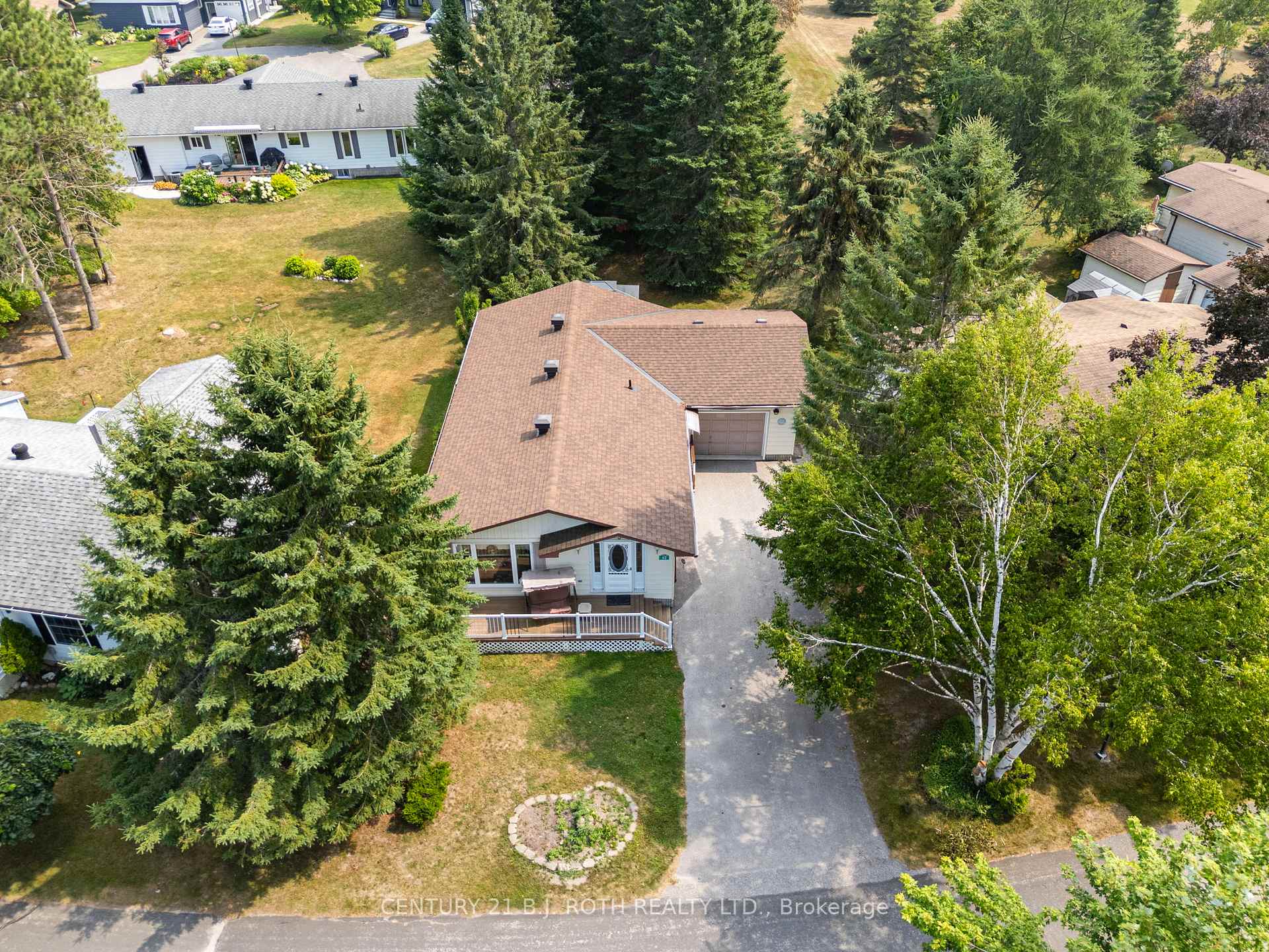 Photo 9 of 62 Tamarack Drive, Oro-Medonte, Hawkestone — HOMEH