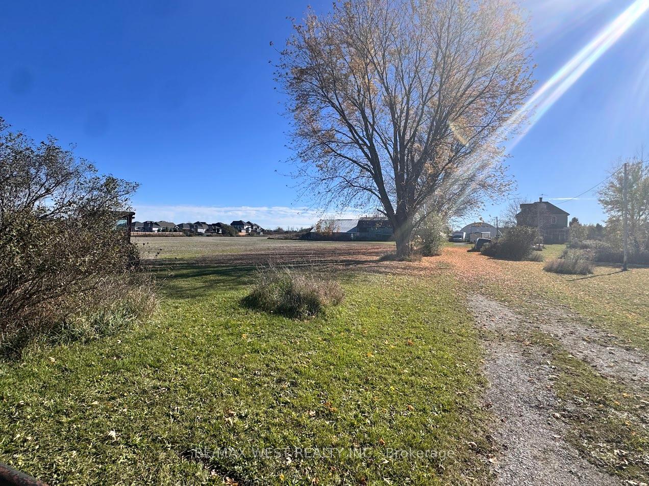 Photo of 211 Queen Street W