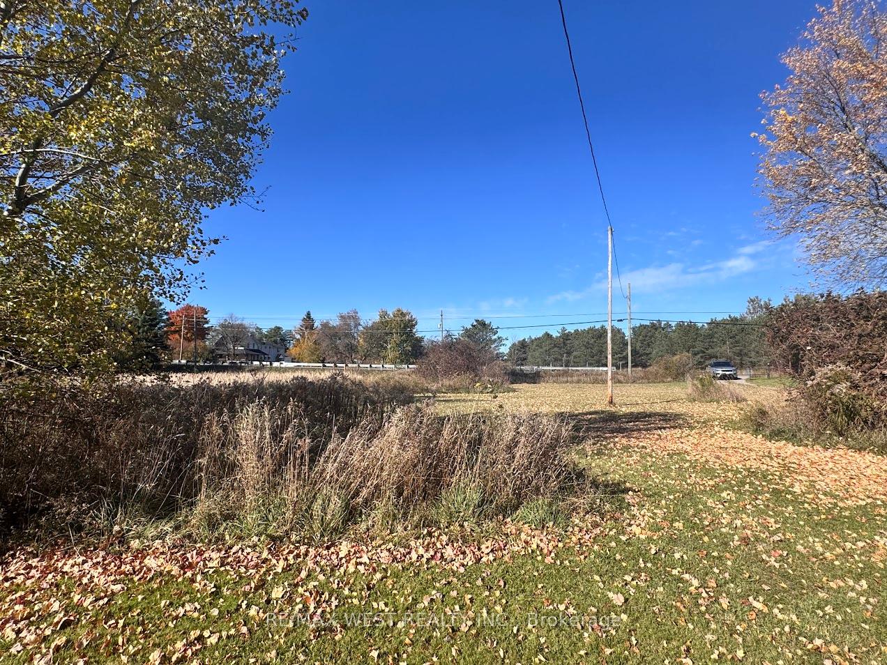 Photo 4 of 211 Queen Street W, Springwater, Elmvale — HOMEH