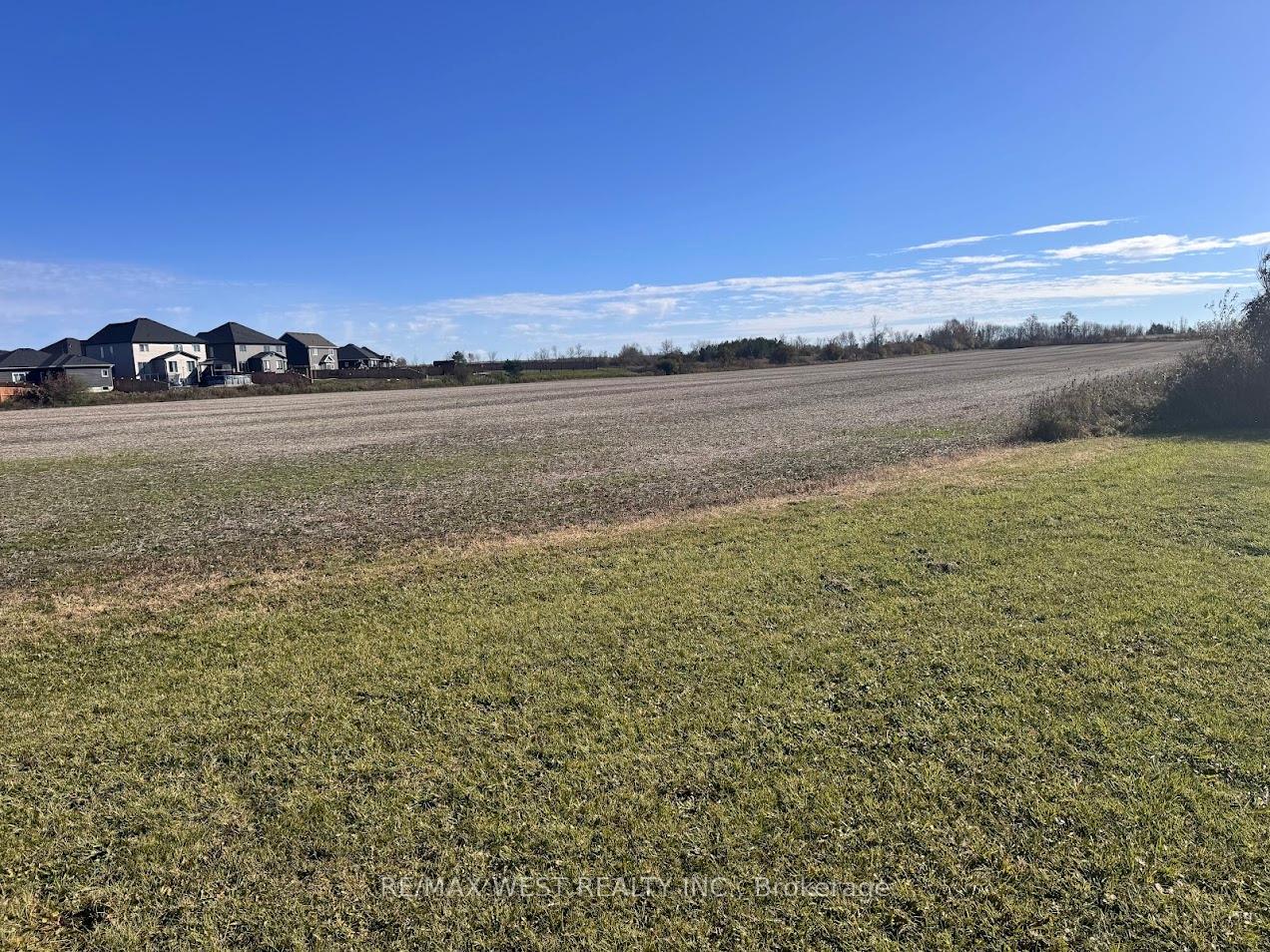 Photo 16 of 211 Queen Street W, Springwater, Elmvale — HOMEH