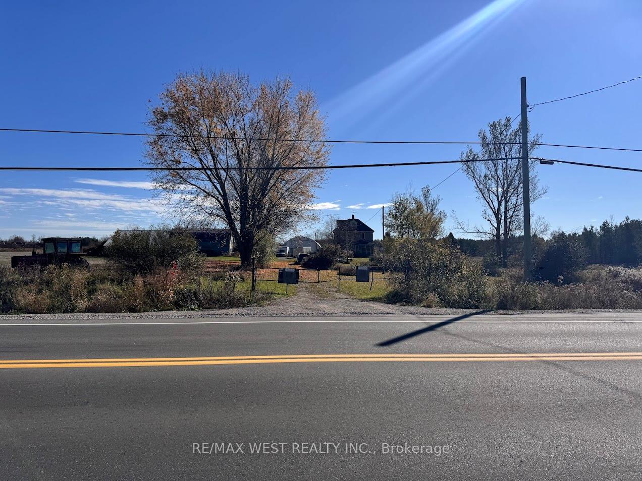 Photo 23 of 211 Queen Street W, Springwater, Elmvale — HOMEH