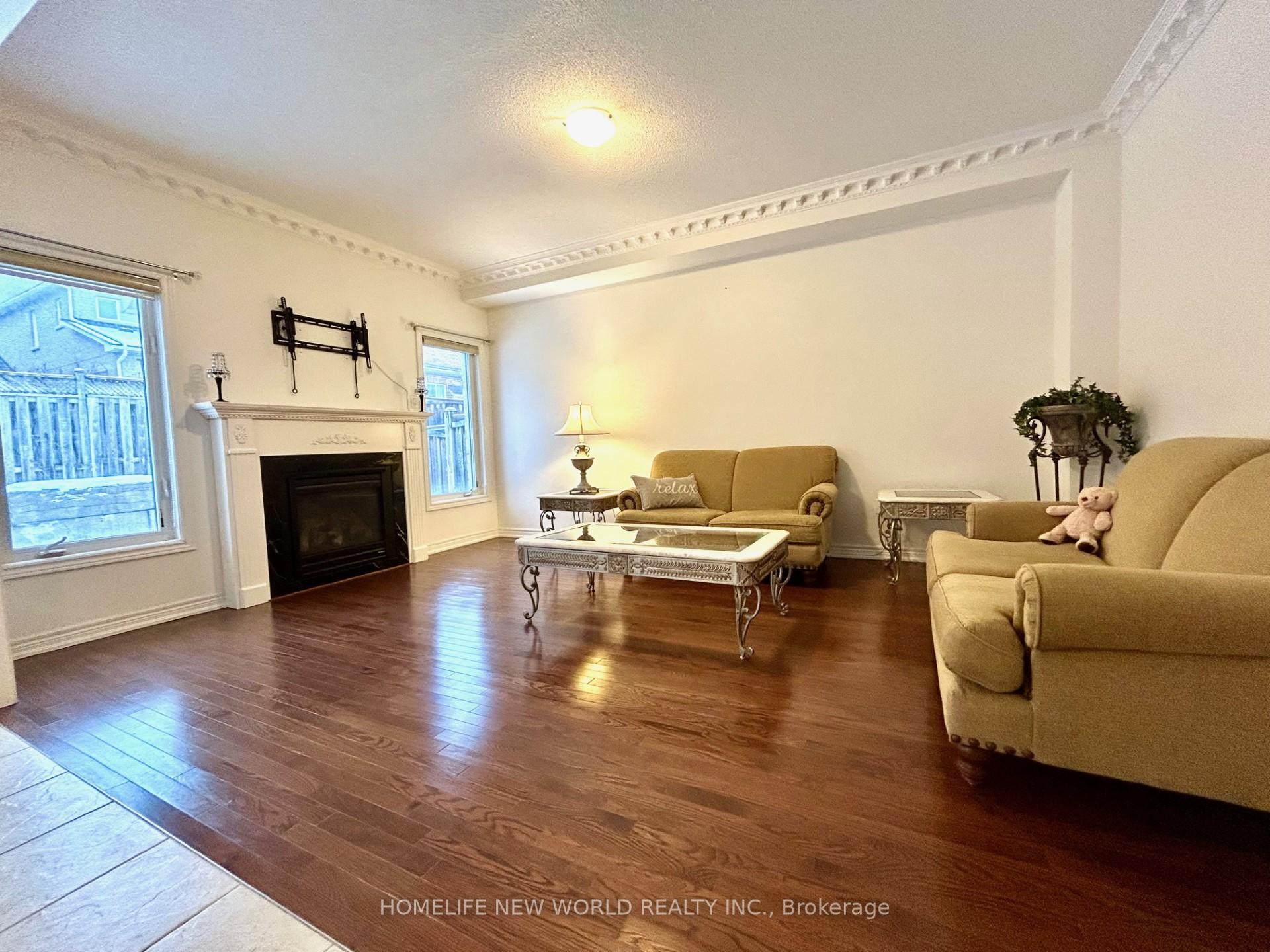 Photo 4 of 64 Thomas Foster Street, Markham, Berczy — HOMEH