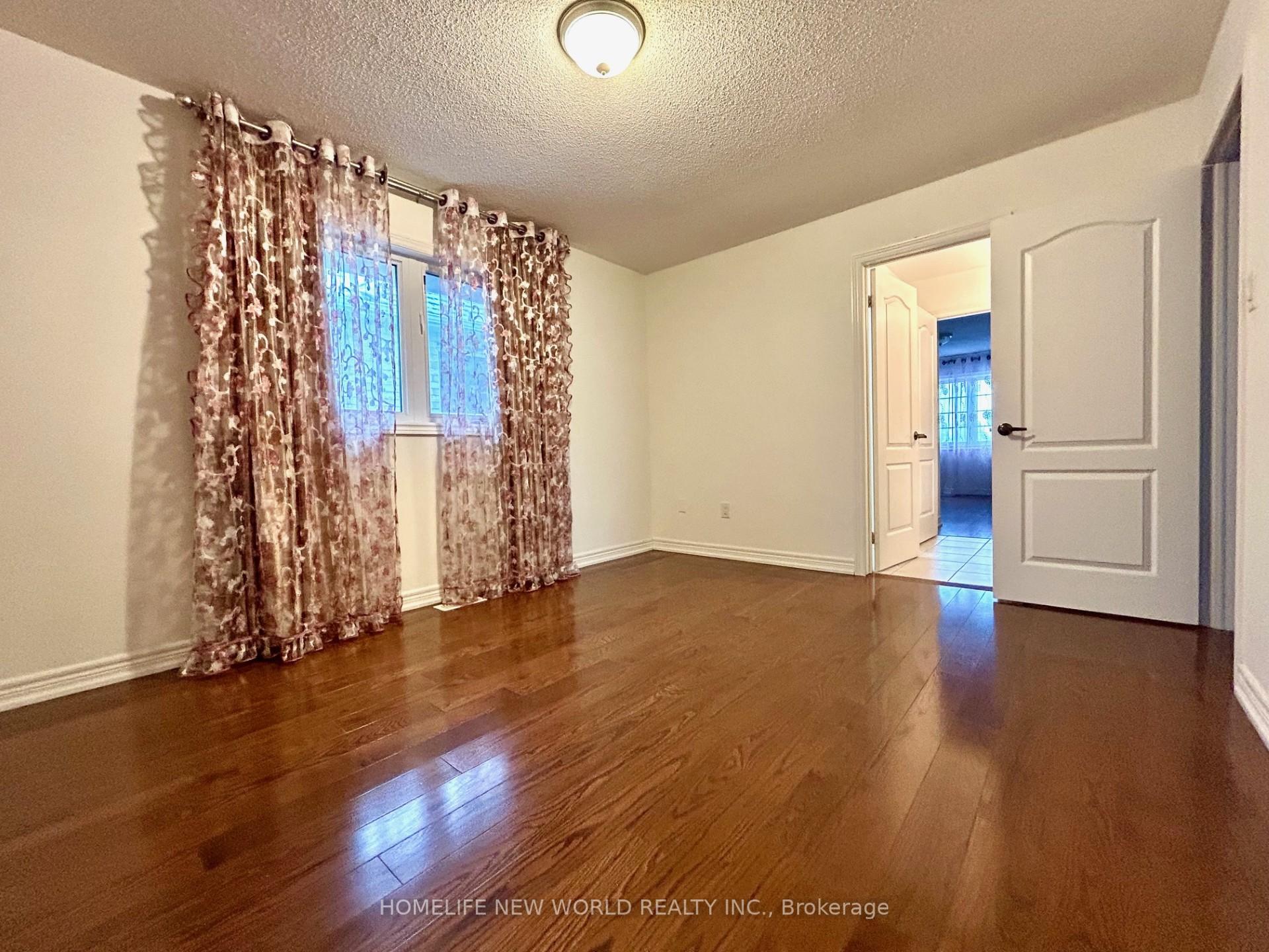 Photo 12 of 64 Thomas Foster Street, Markham, Berczy — HOMEH