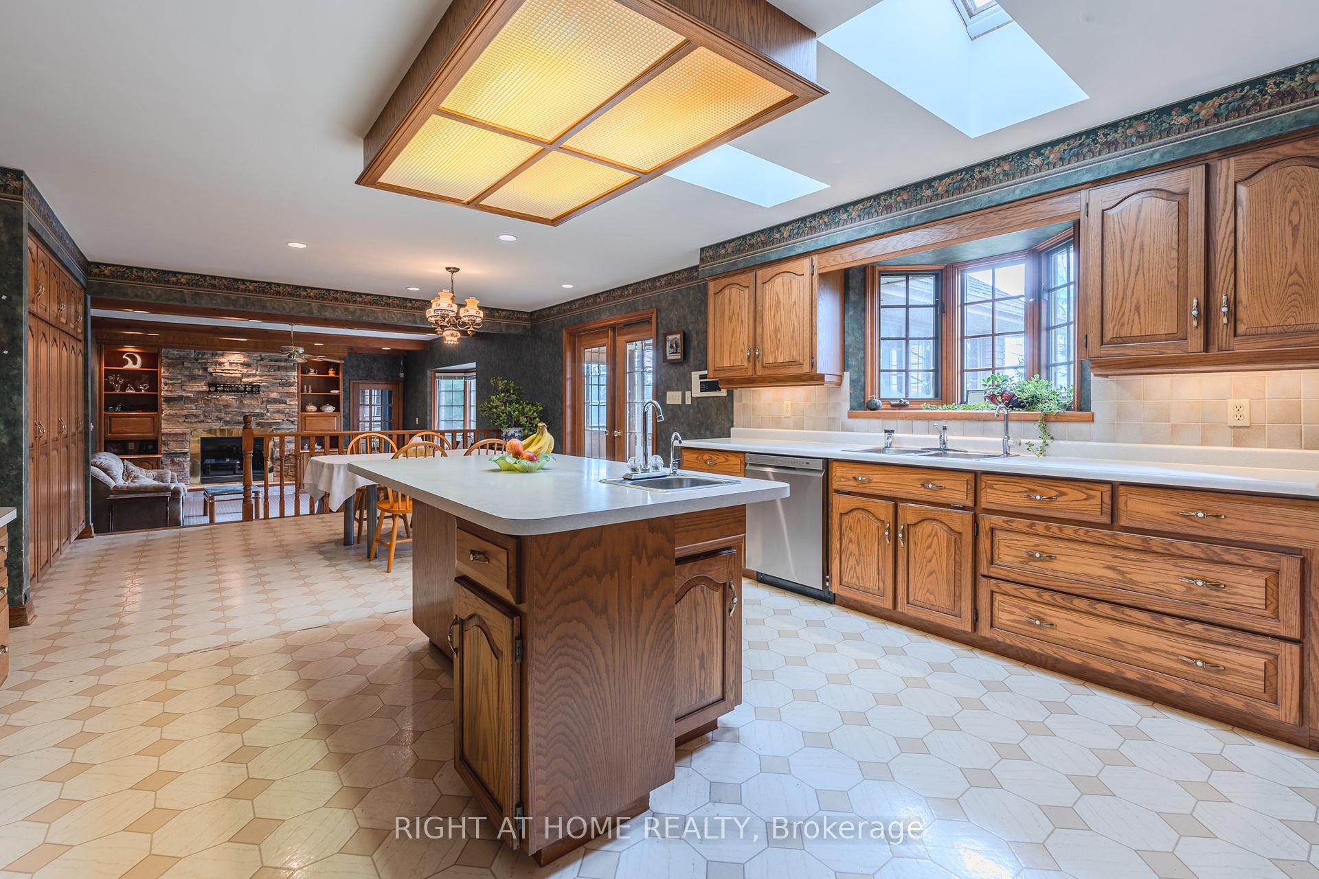 Photo 10 of 425 Golf Club Road, Hamilton, Hannon — HOMEH