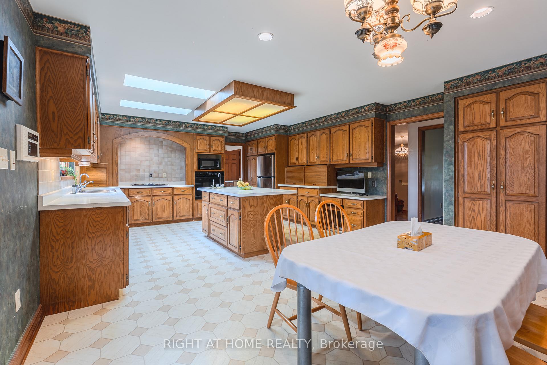 Photo 12 of 425 Golf Club Road, Hamilton, Hannon — HOMEH