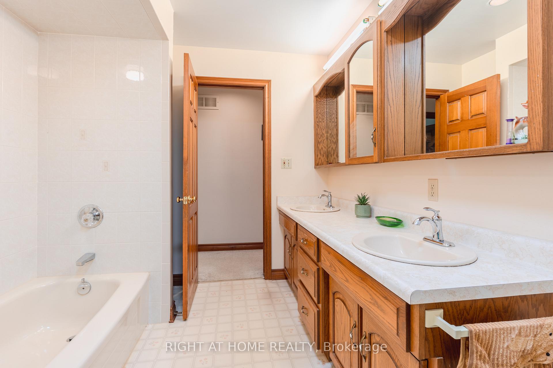 Photo 29 of 425 Golf Club Road, Hamilton, Hannon — HOMEH