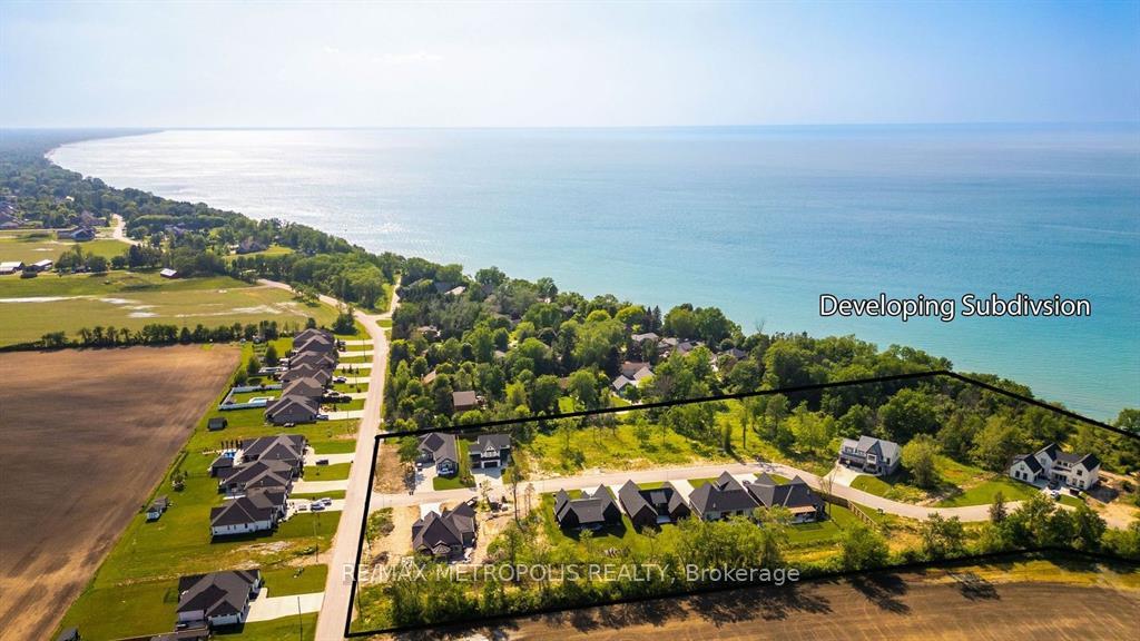 Photo 7 of 7049 Blue Coasts Heights, Plympton-Wyoming, Plympton Wyoming — HOMEH