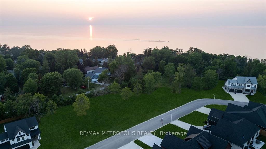 Photo 11 of 7049 Blue Coasts Heights, Plympton-Wyoming, Plympton Wyoming — HOMEH