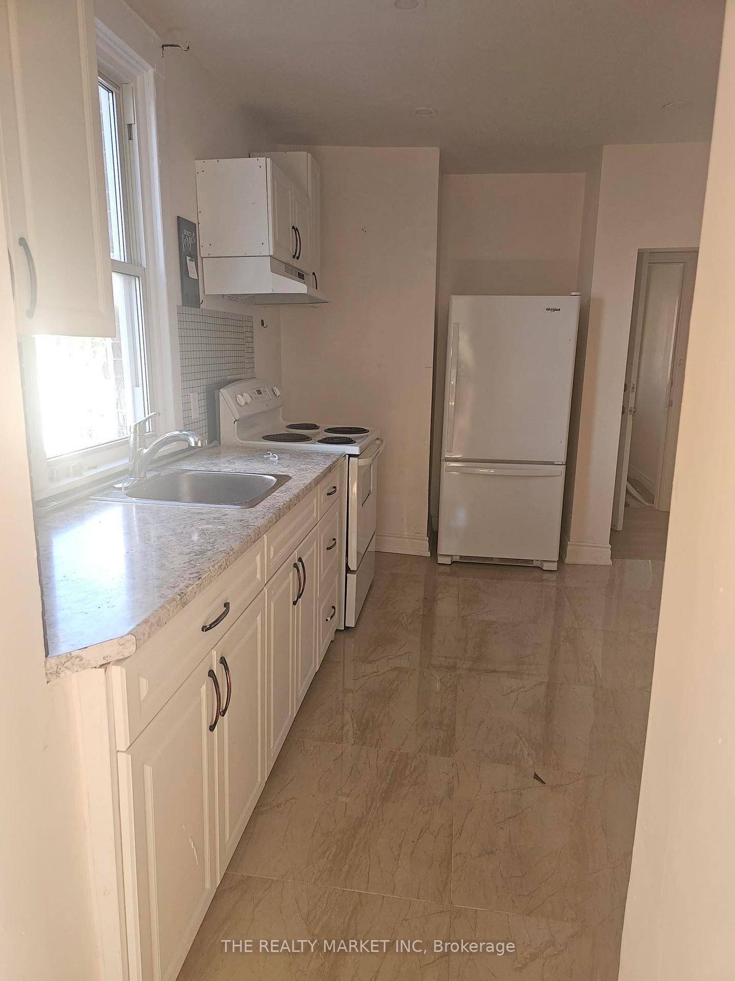 Photo 6 of 58 Kenneth Avenue, Oshawa, O'Neill — HOMEH