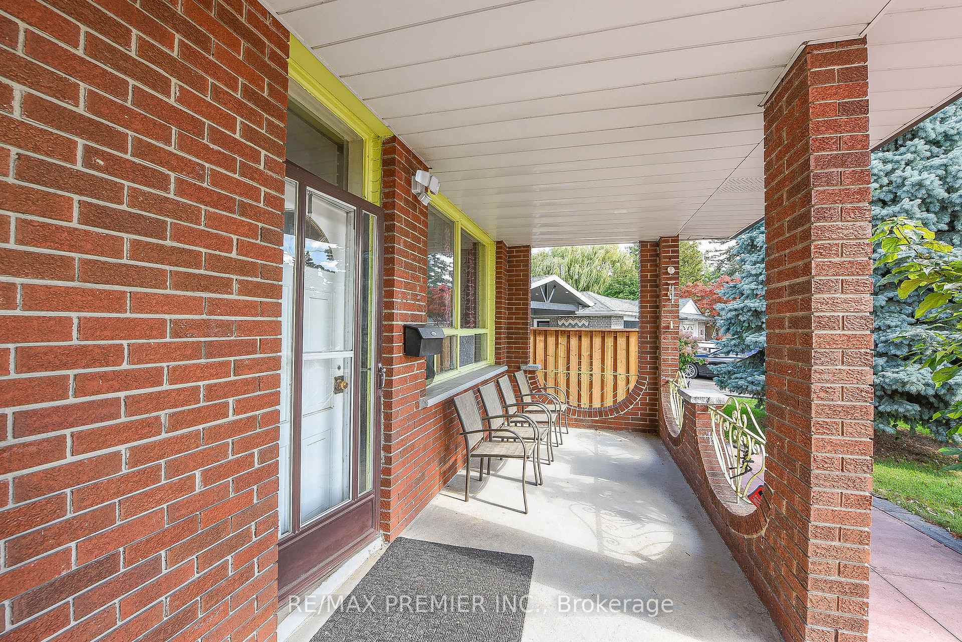 Photo 26 of 35 Taysham Crescent, Etobicoke, Thistletown-Beaumonde Heights — HOMEH