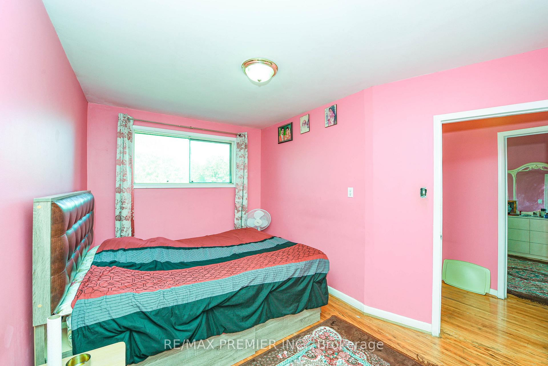 Photo 34 of 35 Taysham Crescent, Etobicoke, Thistletown-Beaumonde Heights — HOMEH