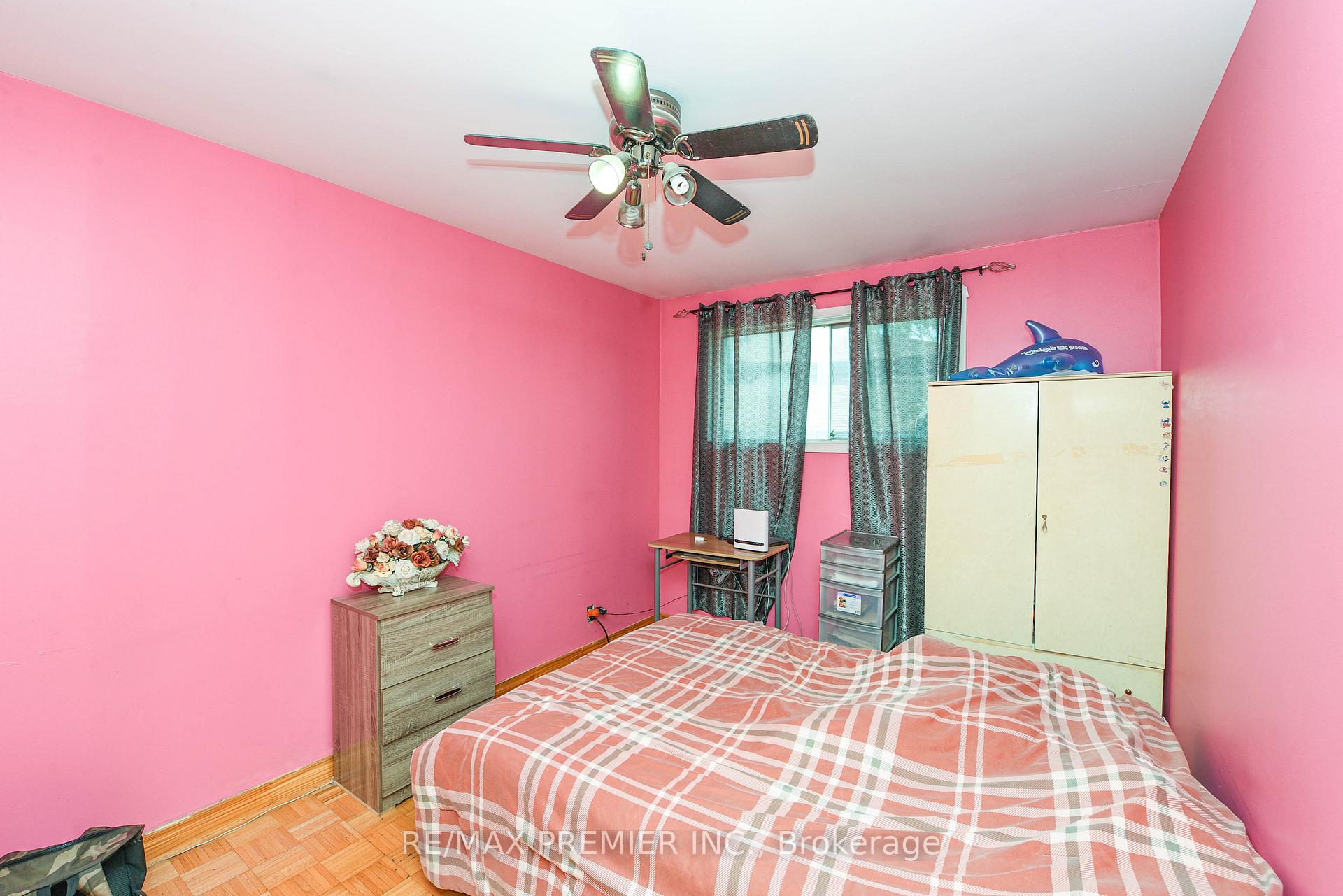 Photo 6 of 35 Taysham Crescent, Etobicoke, Thistletown-Beaumonde Heights — HOMEH