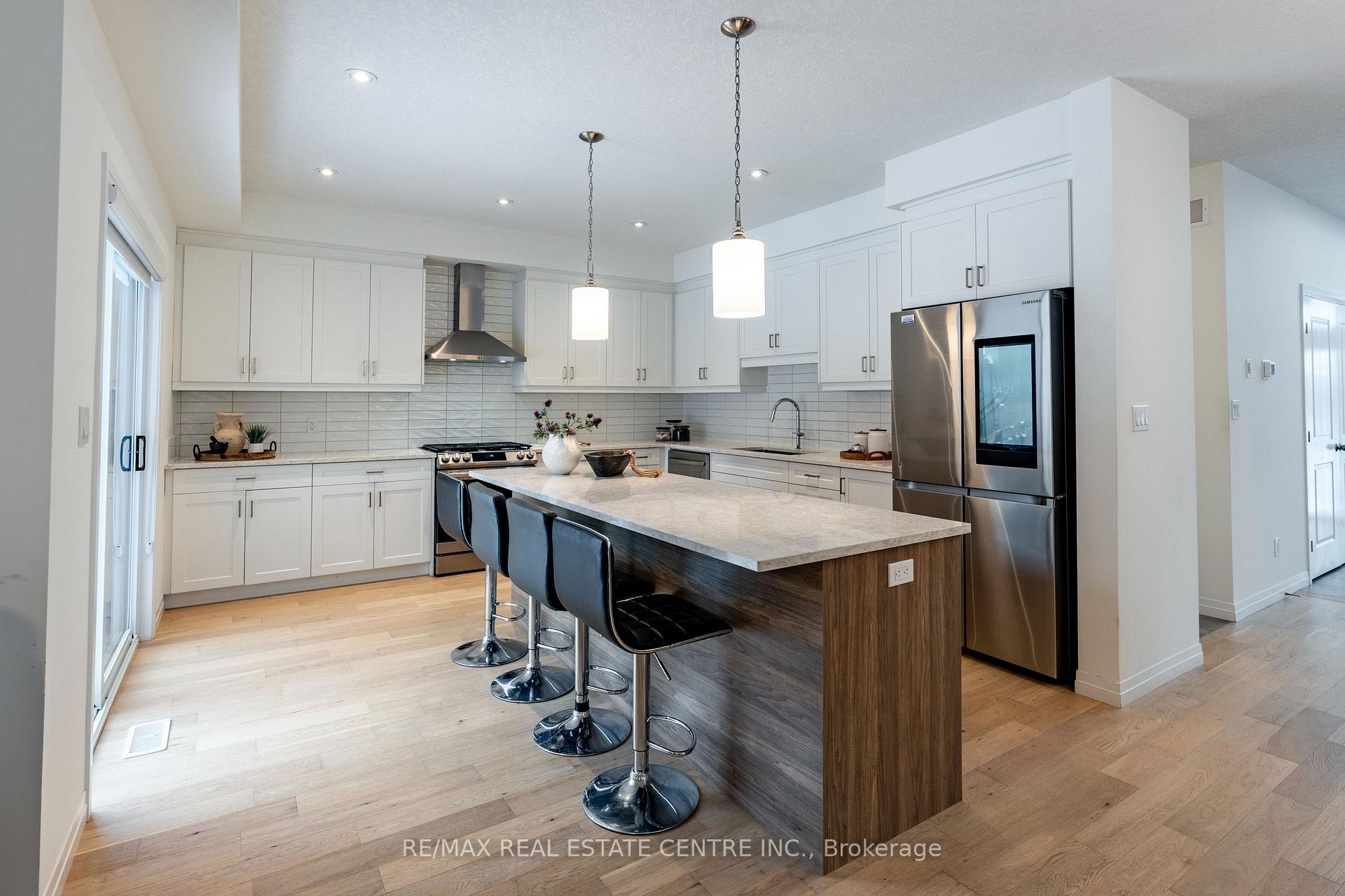 Photo 43 of 104 Dempsey Drive, Stratford — HOMEH