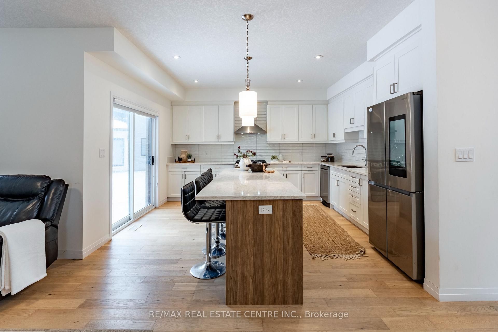 Photo 9 of 104 Dempsey Drive, Stratford — HOMEH