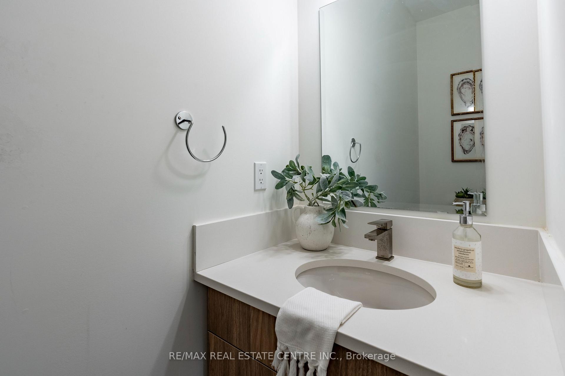 Photo 3 of 104 Dempsey Drive, Stratford — HOMEH