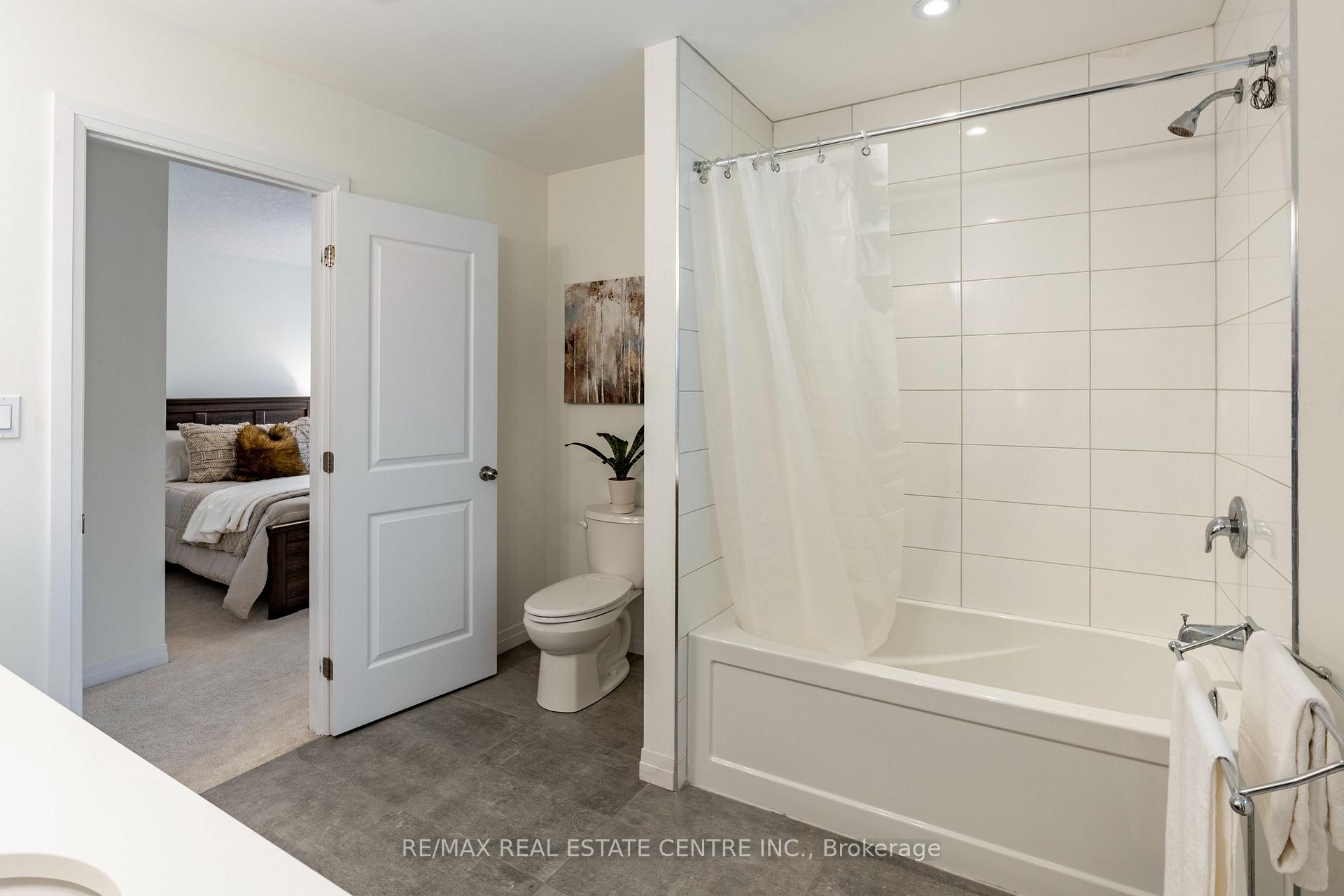 Photo 25 of 104 Dempsey Drive, Stratford — HOMEH