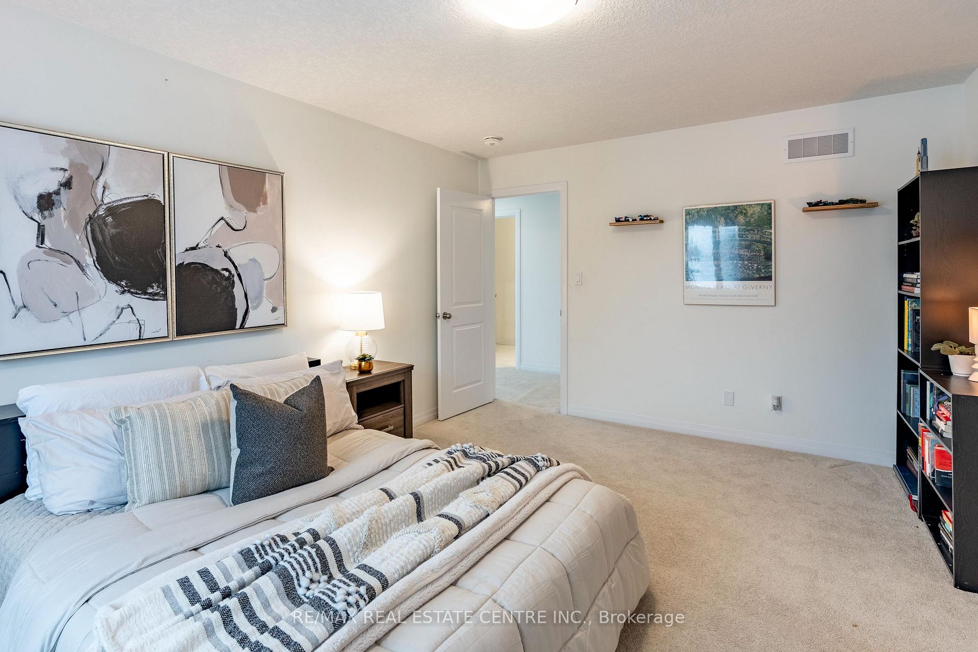 Photo 41 of 104 Dempsey Drive, Stratford — HOMEH