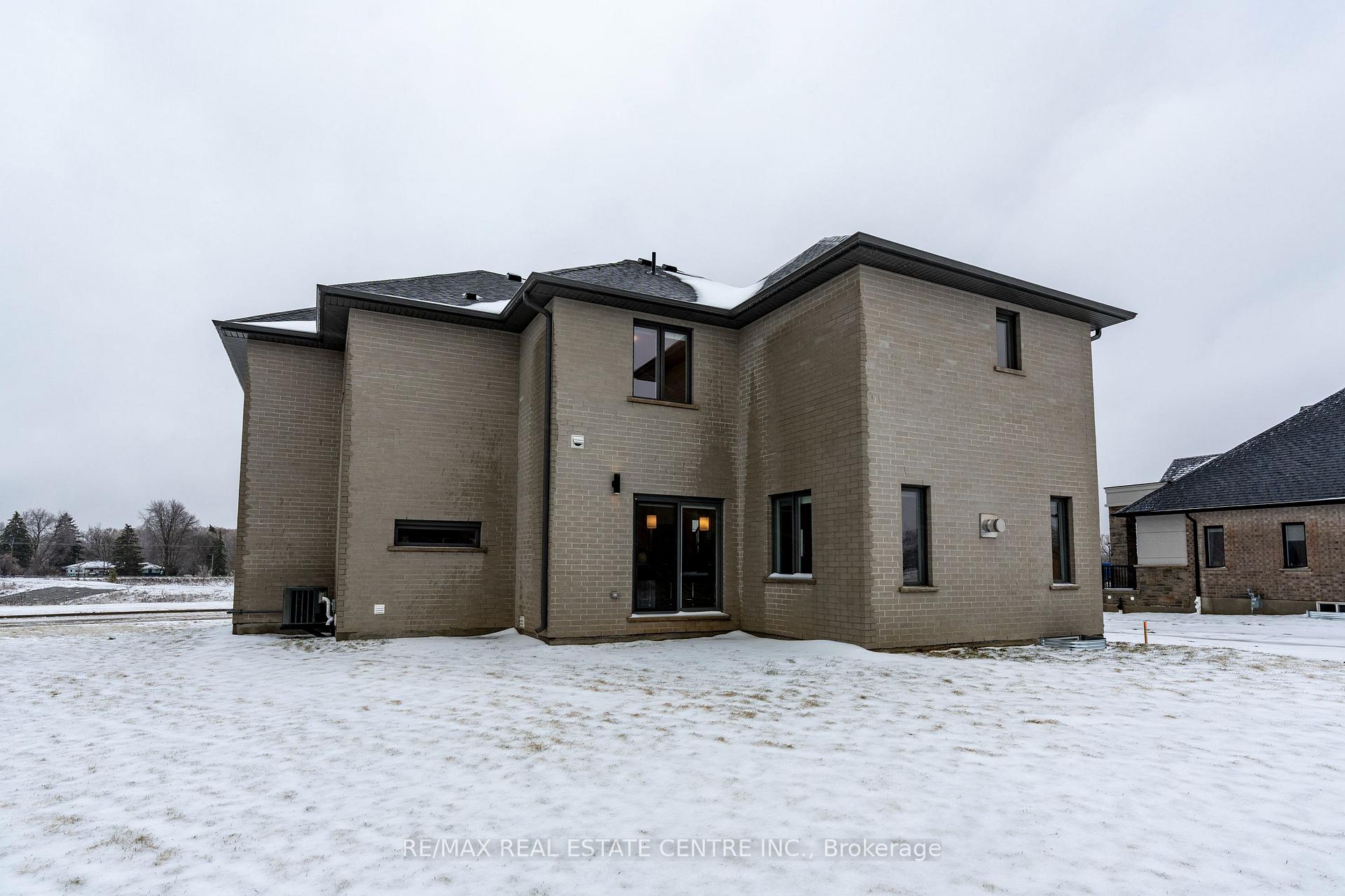 Photo 38 of 104 Dempsey Drive, Stratford — HOMEH