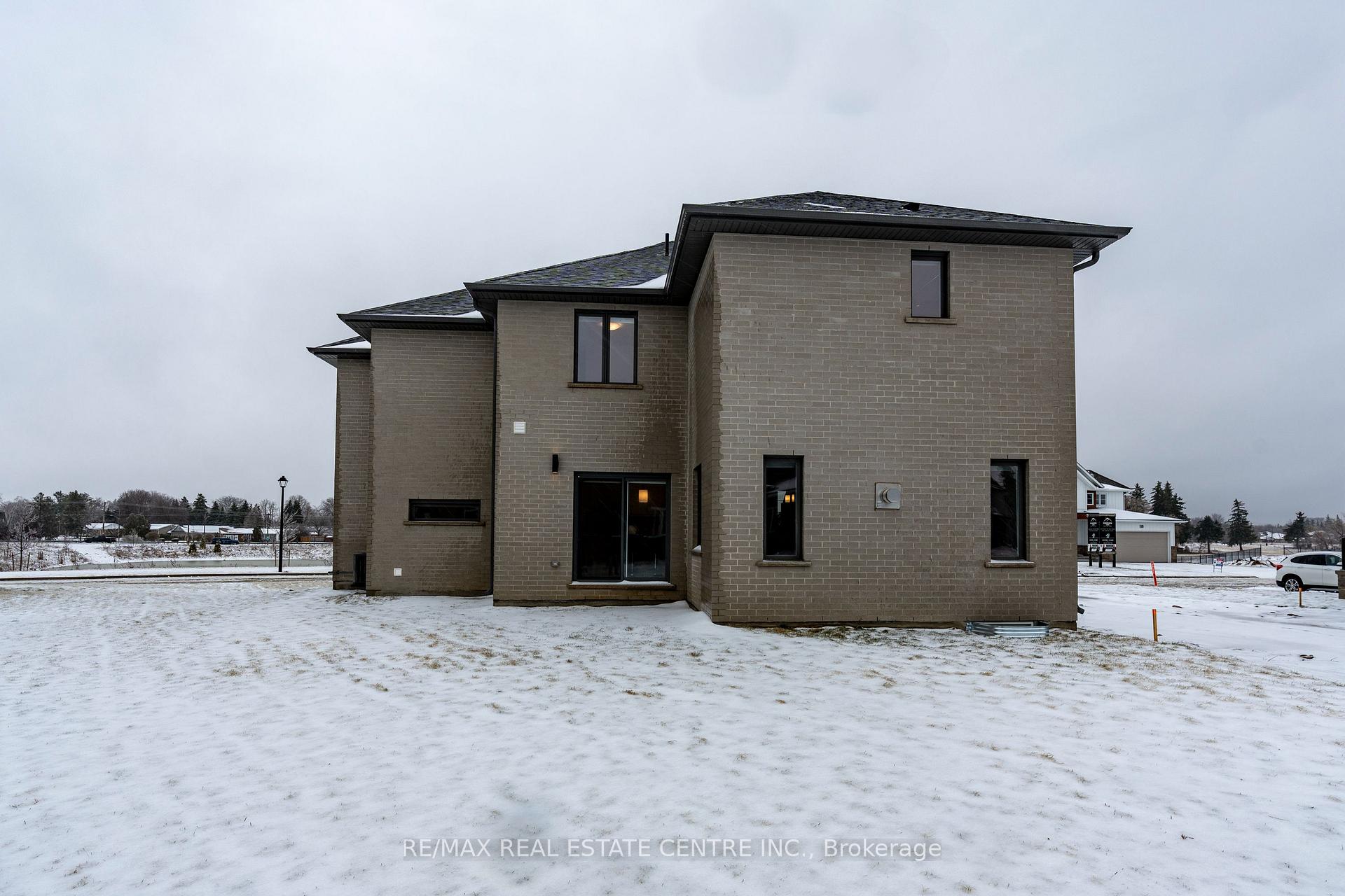 Photo 31 of 104 Dempsey Drive, Stratford — HOMEH