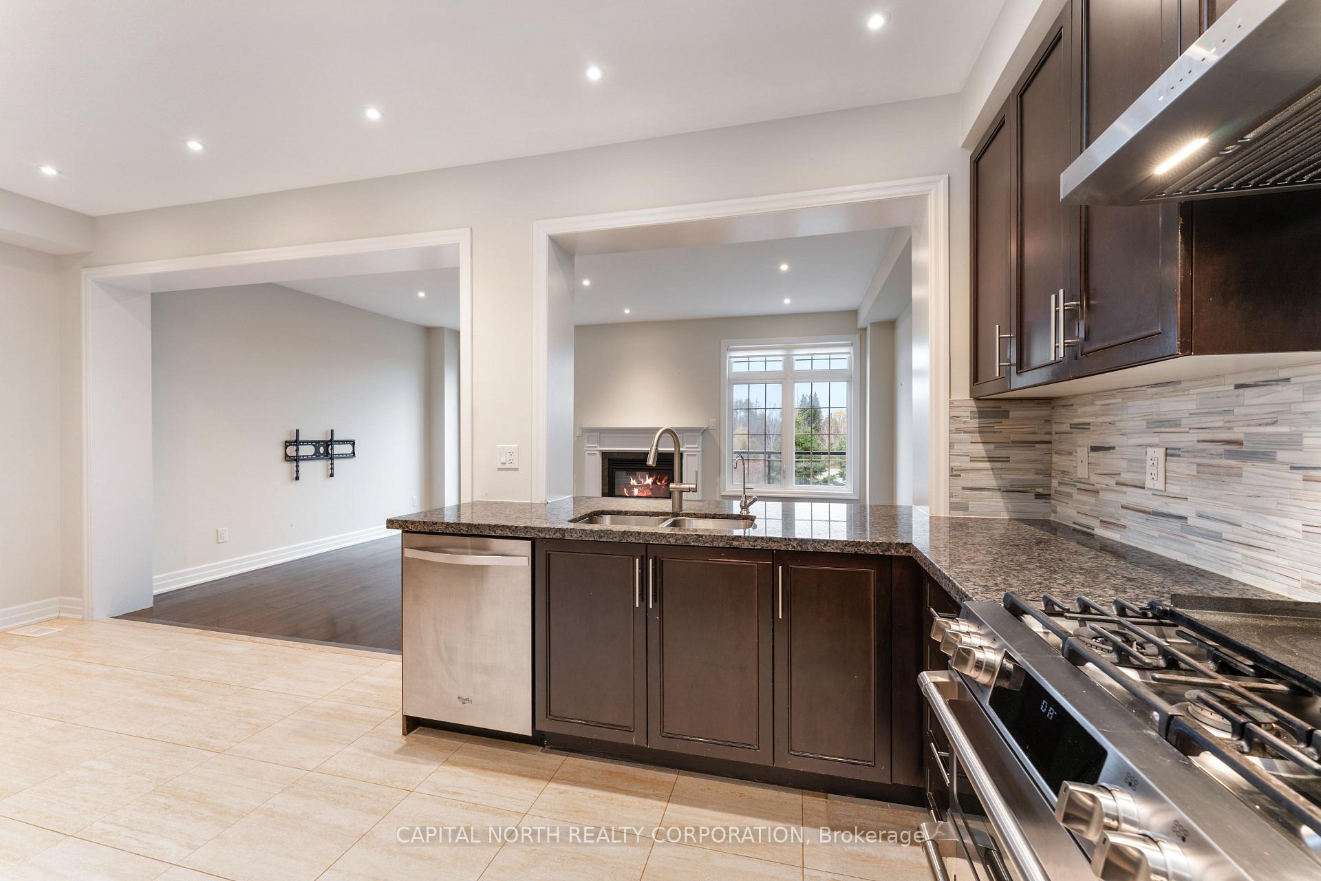 Photo 9 of 64 Alex Campbell Crescent, King, King City — HOMEH