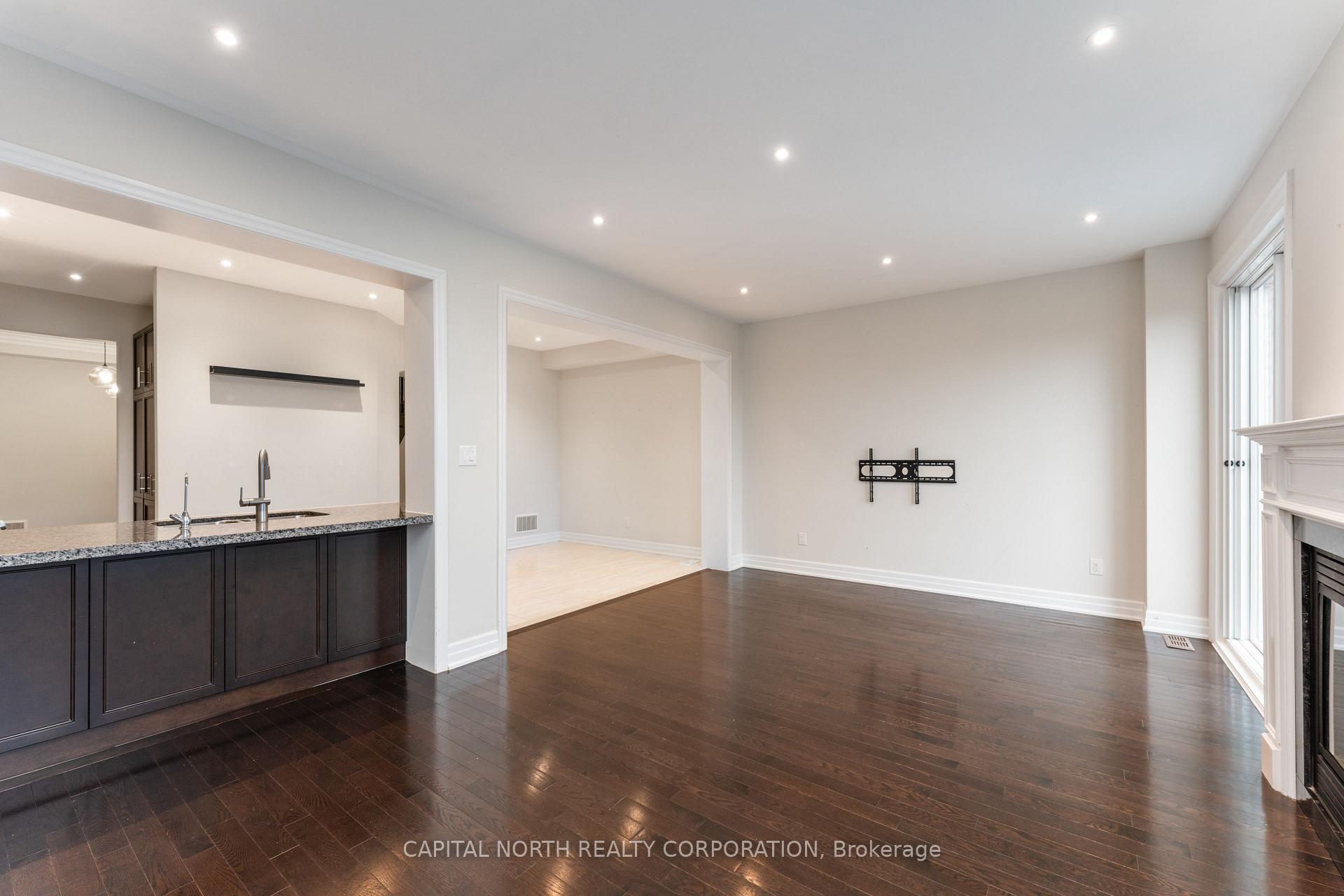Photo 13 of 64 Alex Campbell Crescent, King, King City — HOMEH
