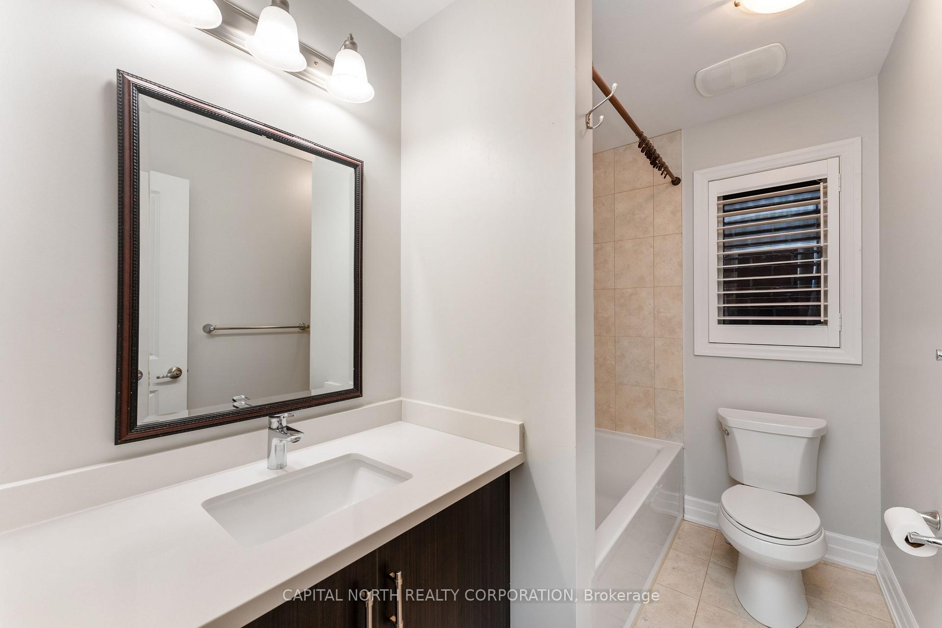 Photo 23 of 64 Alex Campbell Crescent, King, King City — HOMEH
