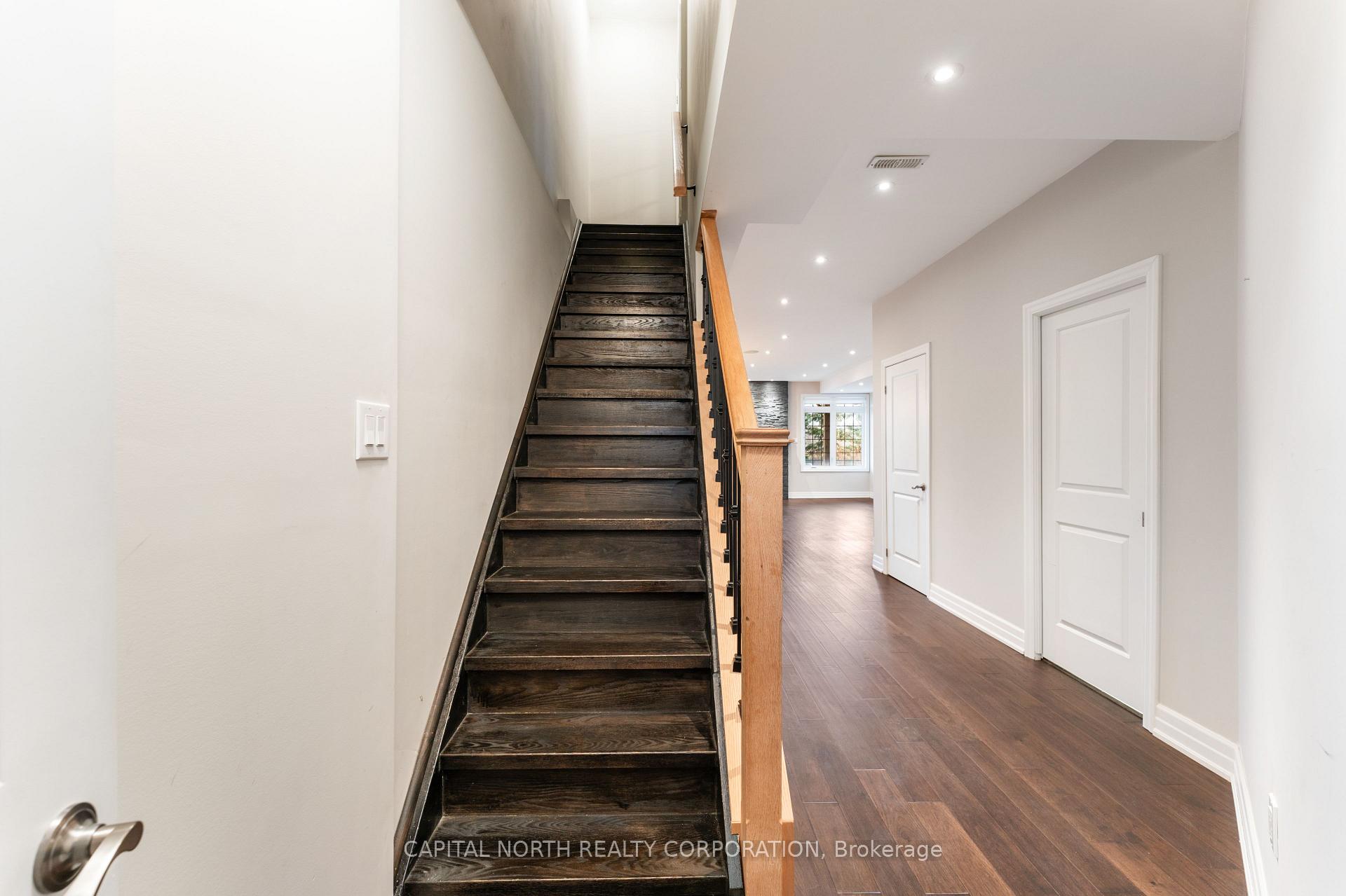 Photo 26 of 64 Alex Campbell Crescent, King, King City — HOMEH