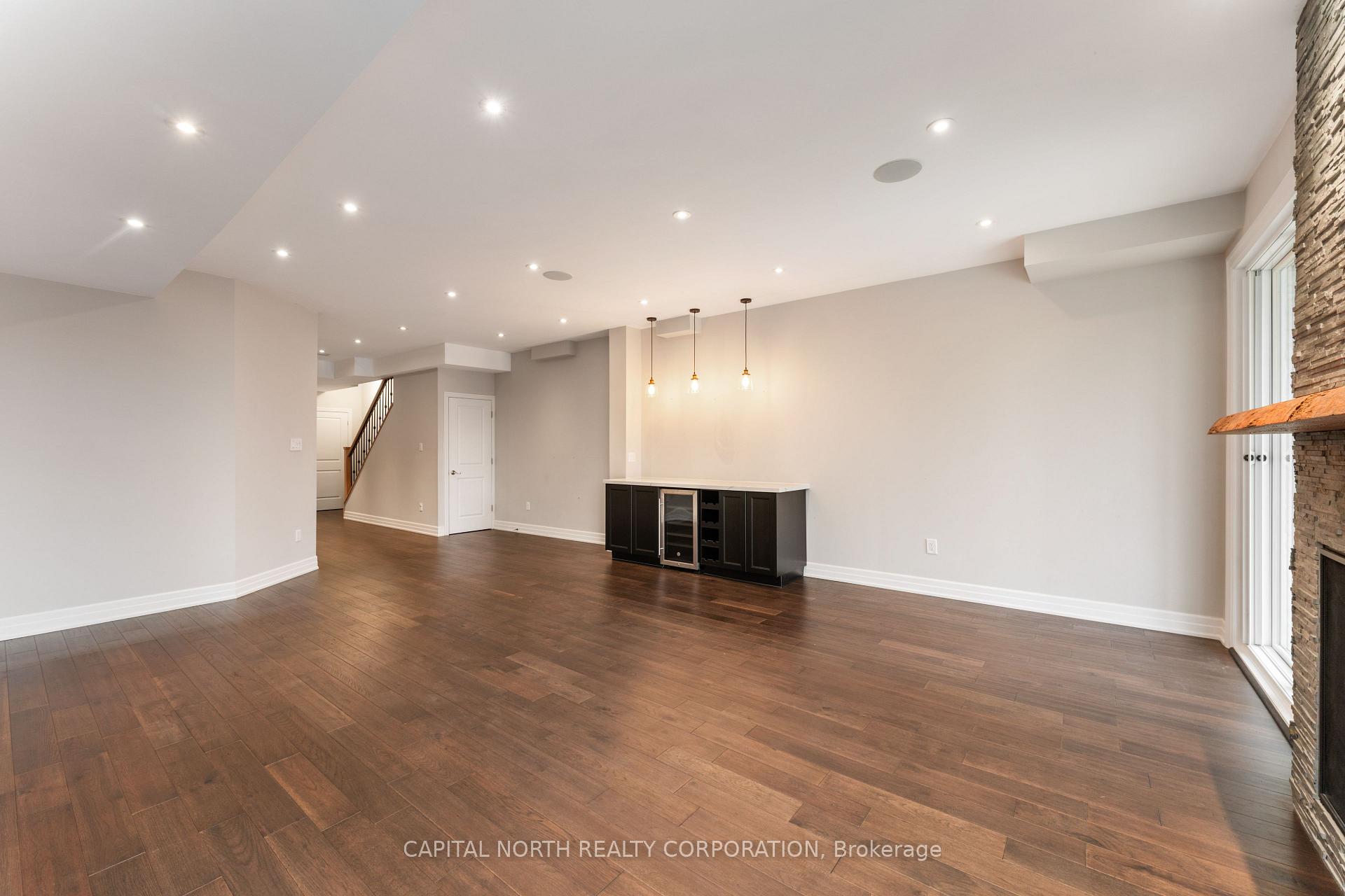 Photo 29 of 64 Alex Campbell Crescent, King, King City — HOMEH
