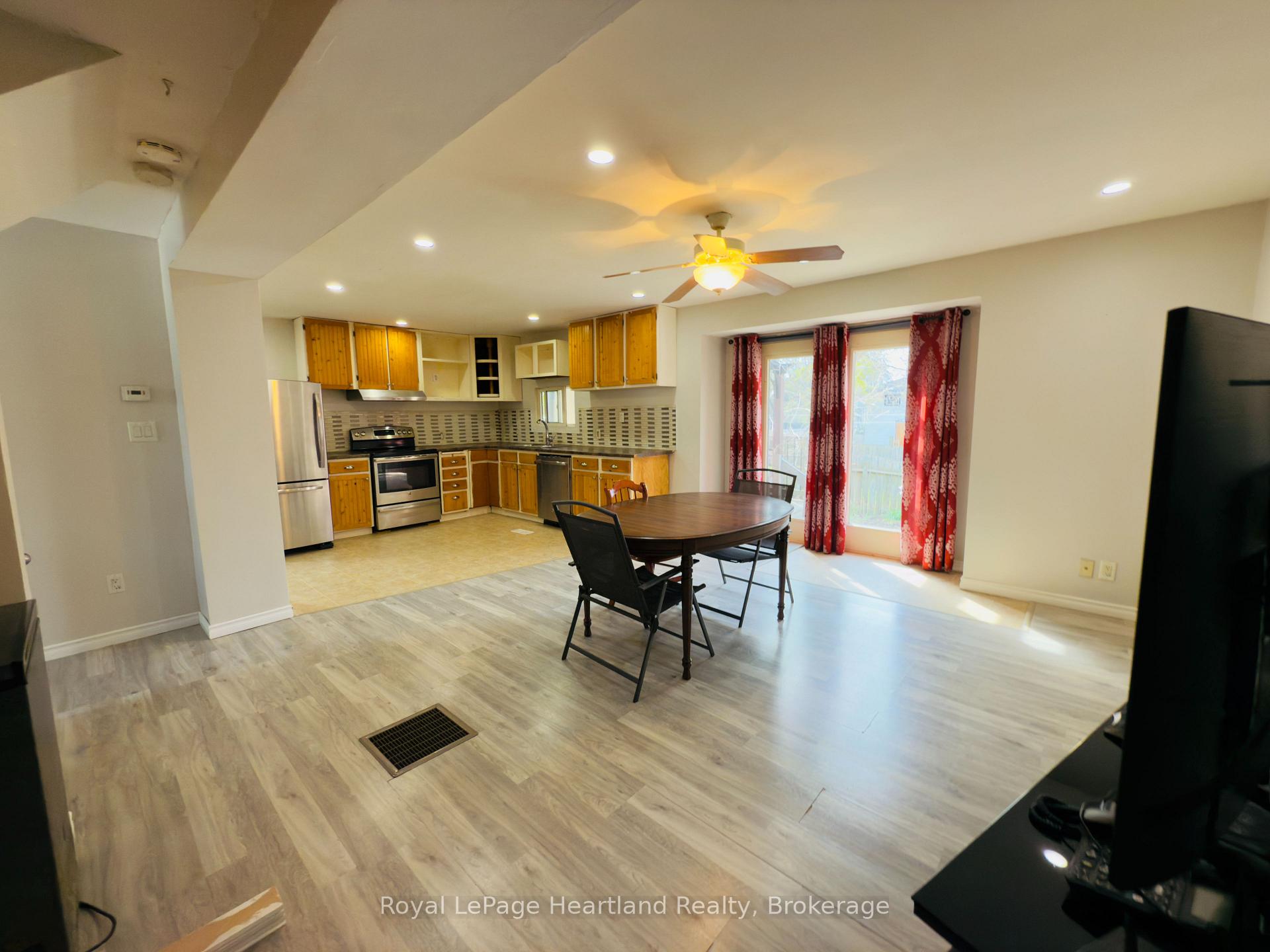 Photo 6 of 32 Regina Road, Huron East, Vanastra — HOMEH