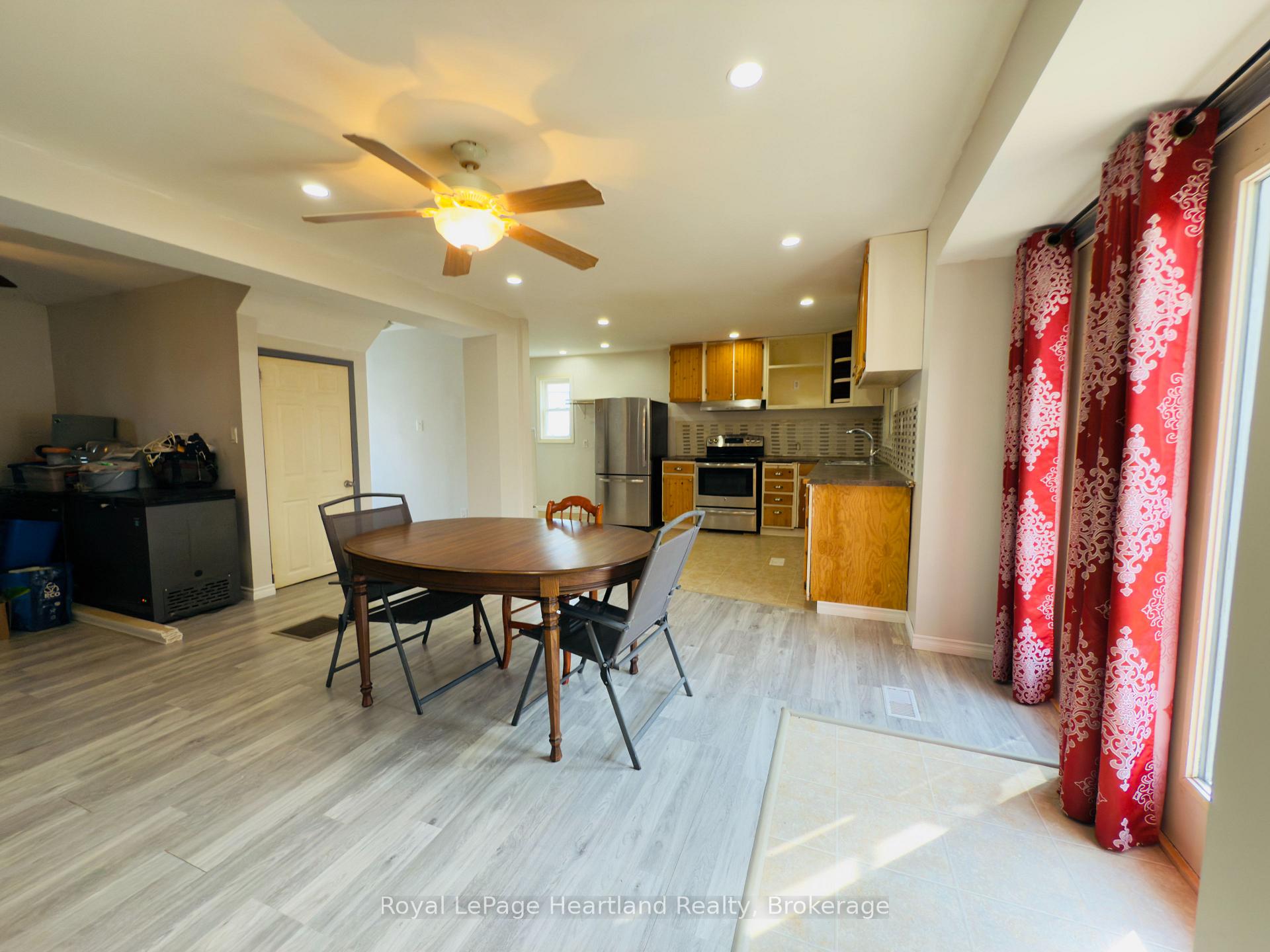 Photo 7 of 32 Regina Road, Huron East, Vanastra — HOMEH