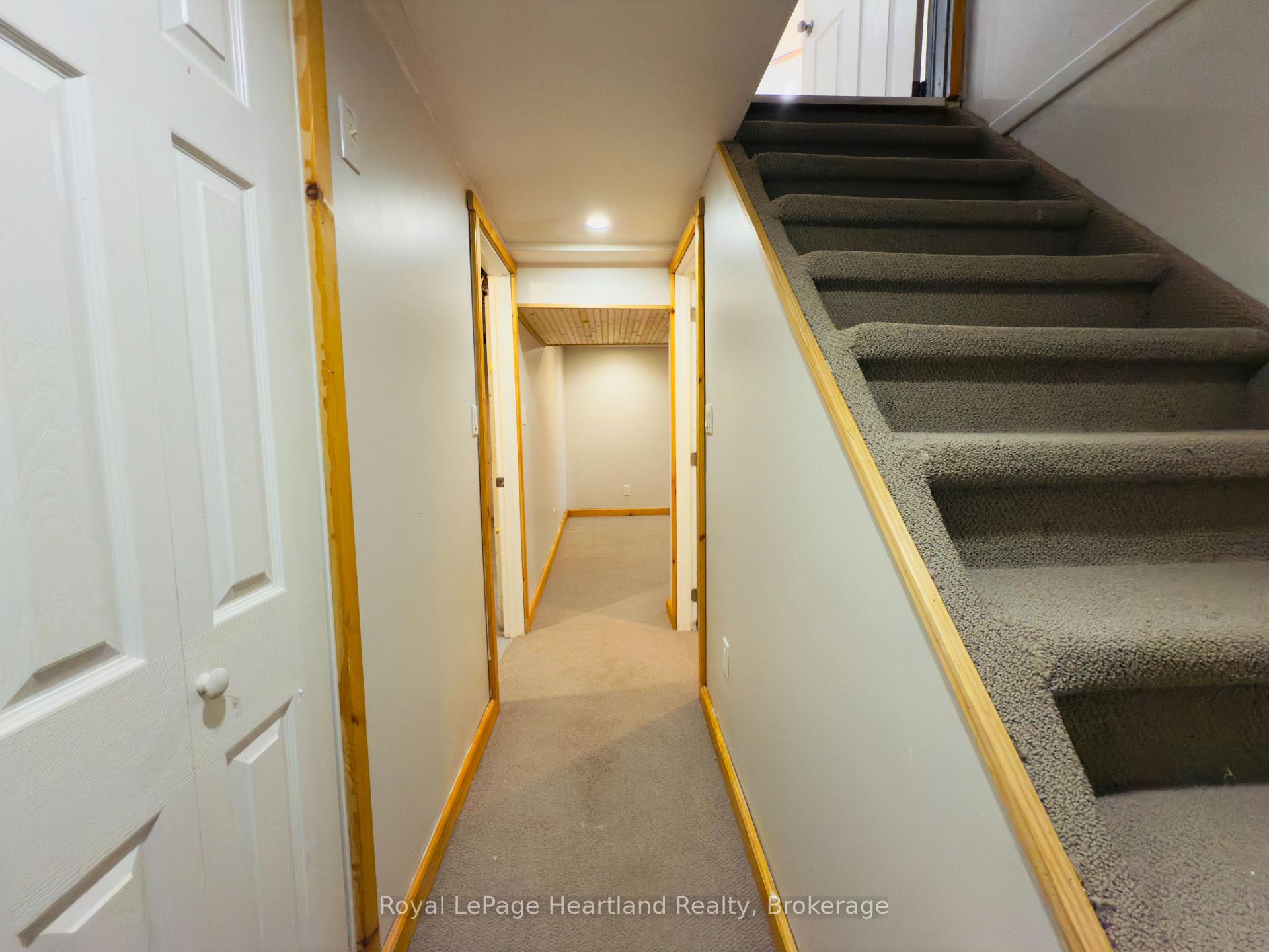 Photo 13 of 32 Regina Road, Huron East, Vanastra — HOMEH