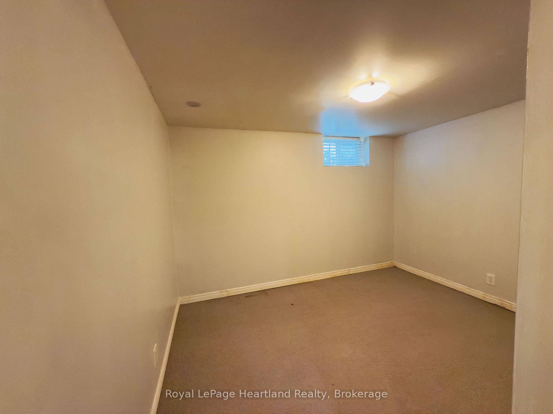 Photo 14 of 32 Regina Road, Huron East, Vanastra — HOMEH