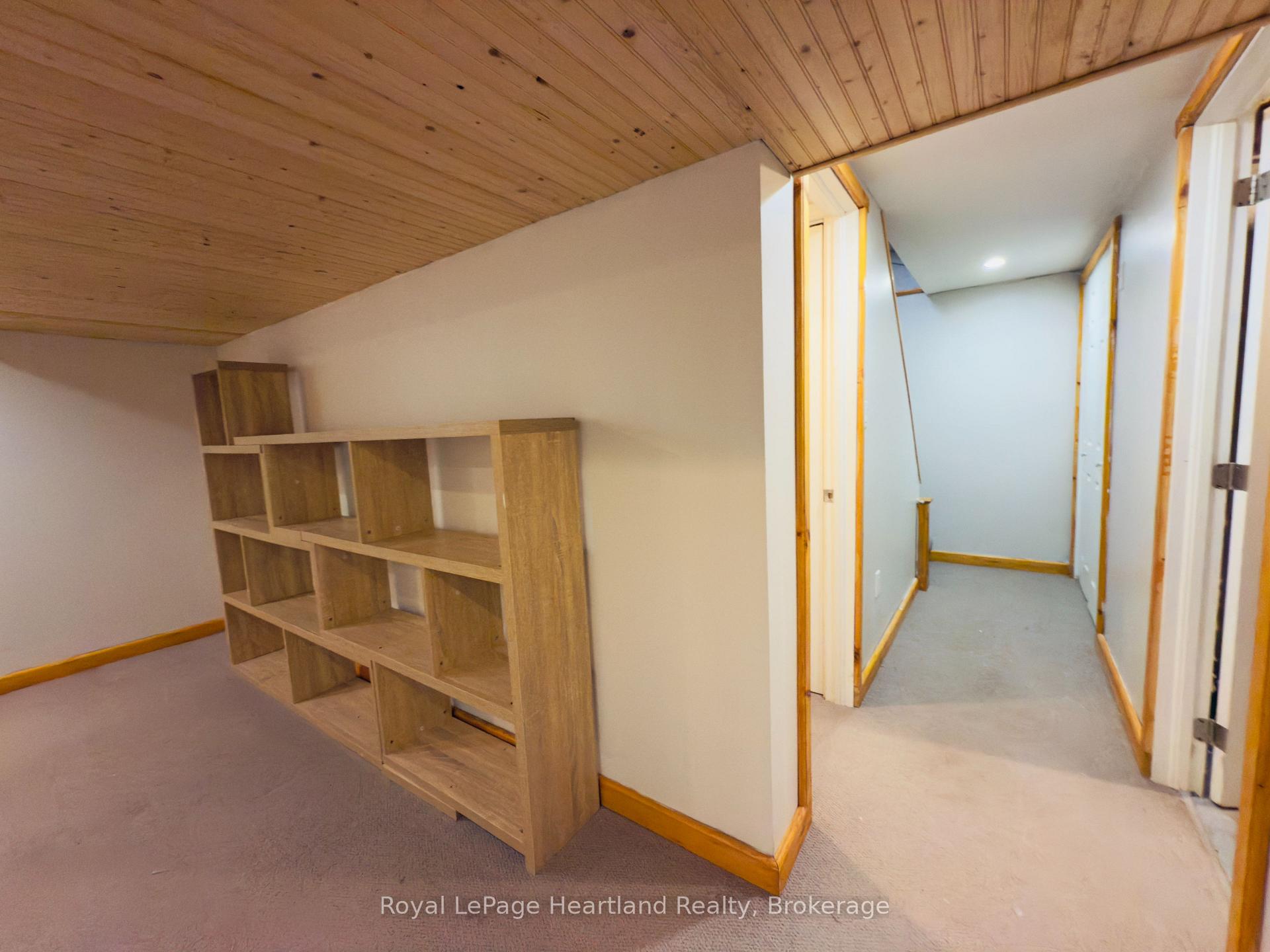 Photo 17 of 32 Regina Road, Huron East, Vanastra — HOMEH