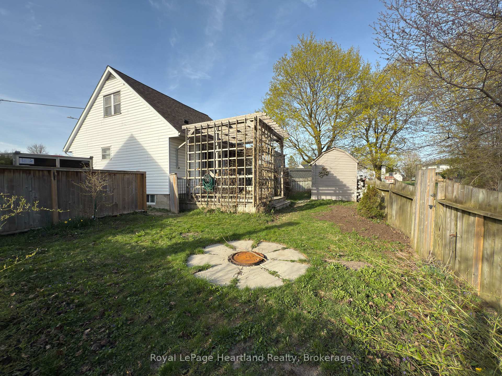 Photo 31 of 32 Regina Road, Huron East, Vanastra — HOMEH
