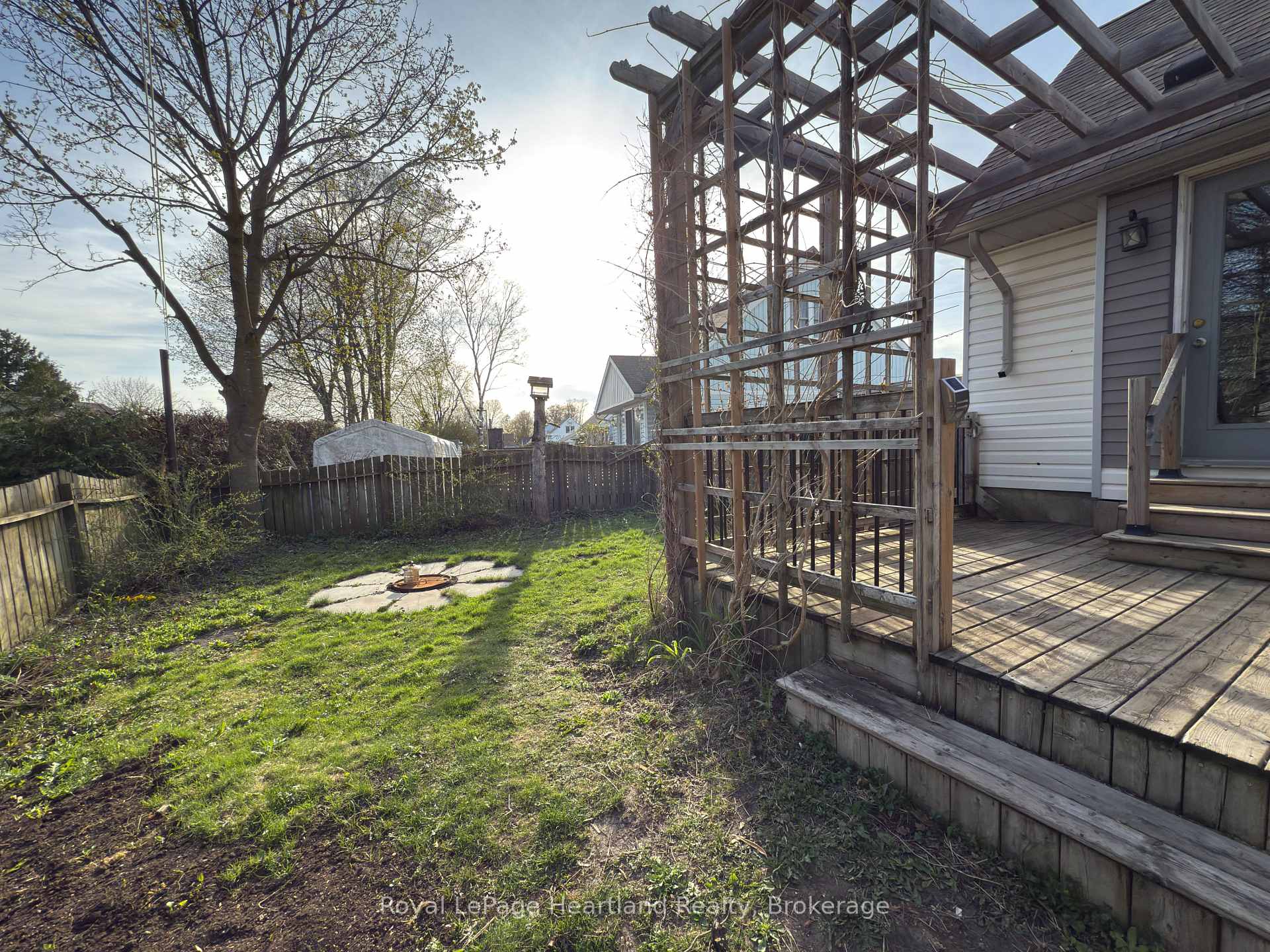 Photo 37 of 32 Regina Road, Huron East, Vanastra — HOMEH