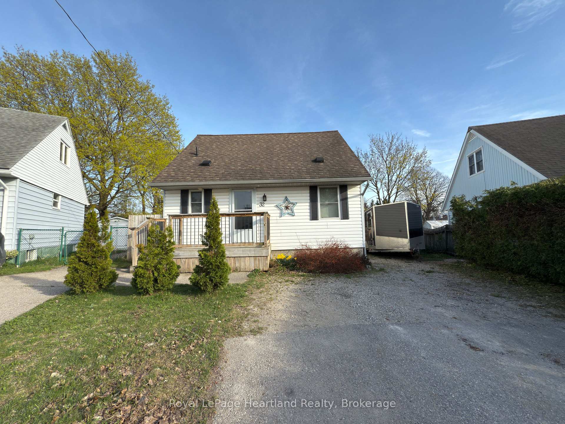 Photo 39 of 32 Regina Road, Huron East, Vanastra — HOMEH