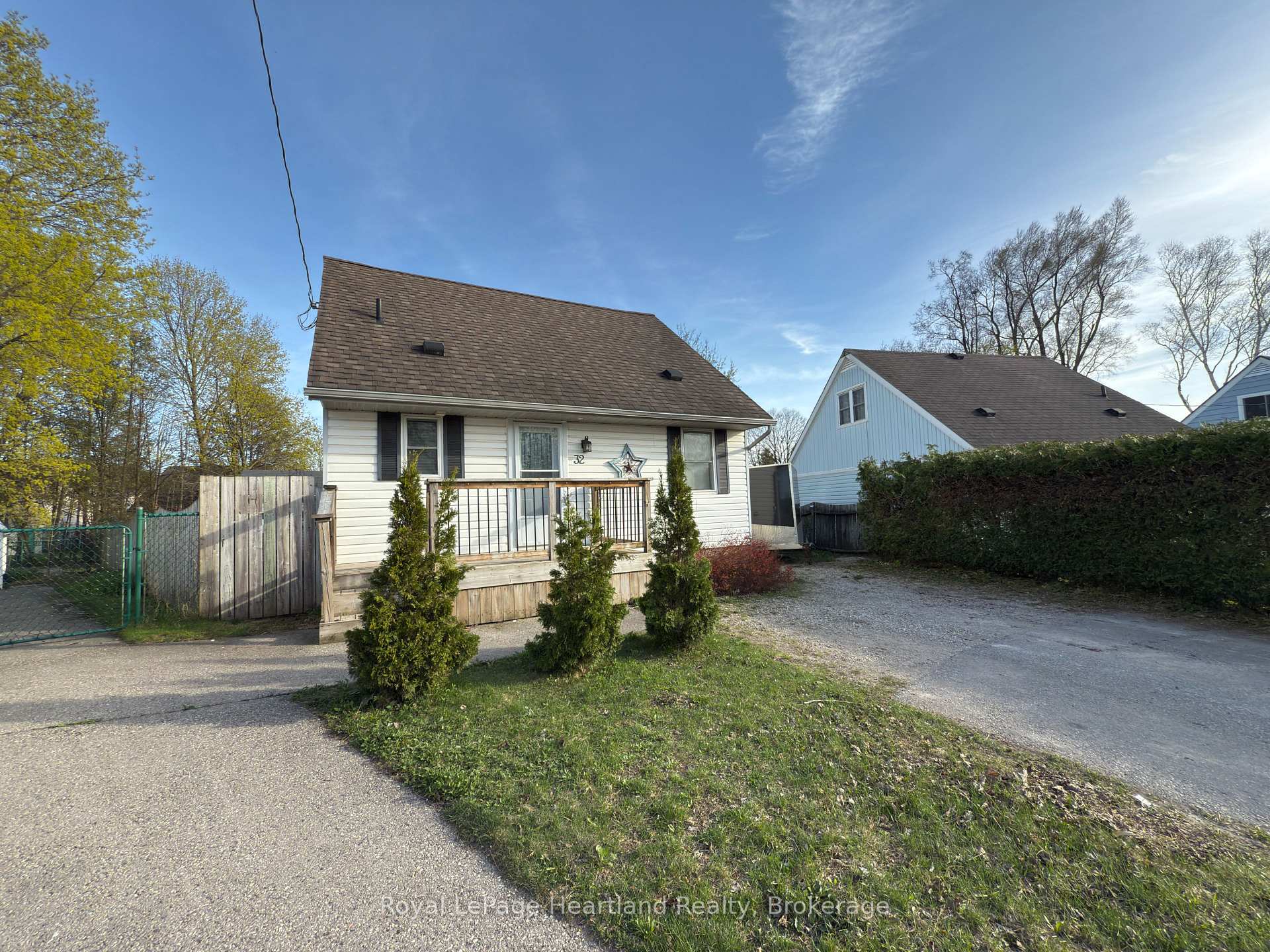Photo 41 of 32 Regina Road, Huron East, Vanastra — HOMEH
