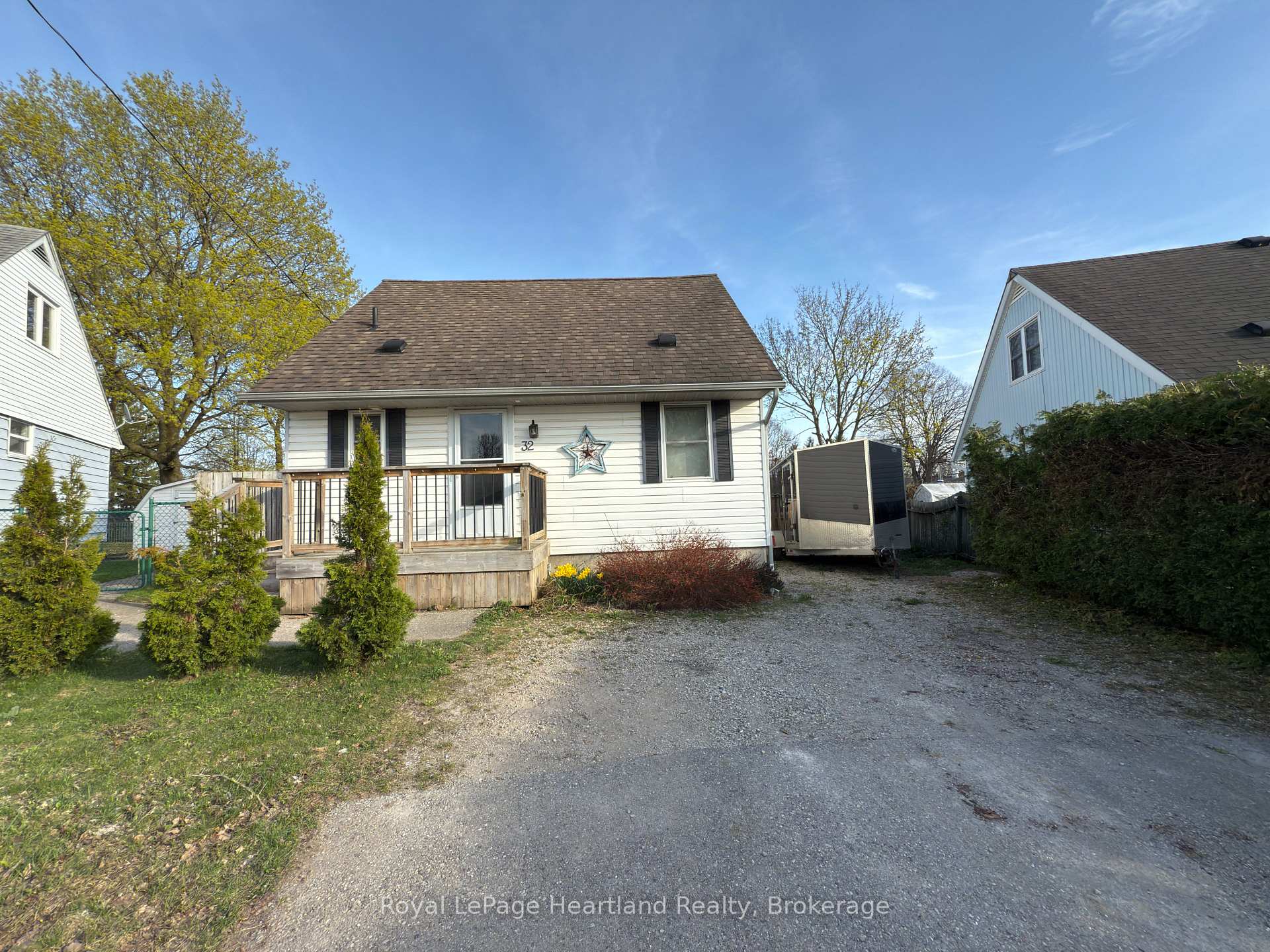 Photo 42 of 32 Regina Road, Huron East, Vanastra — HOMEH