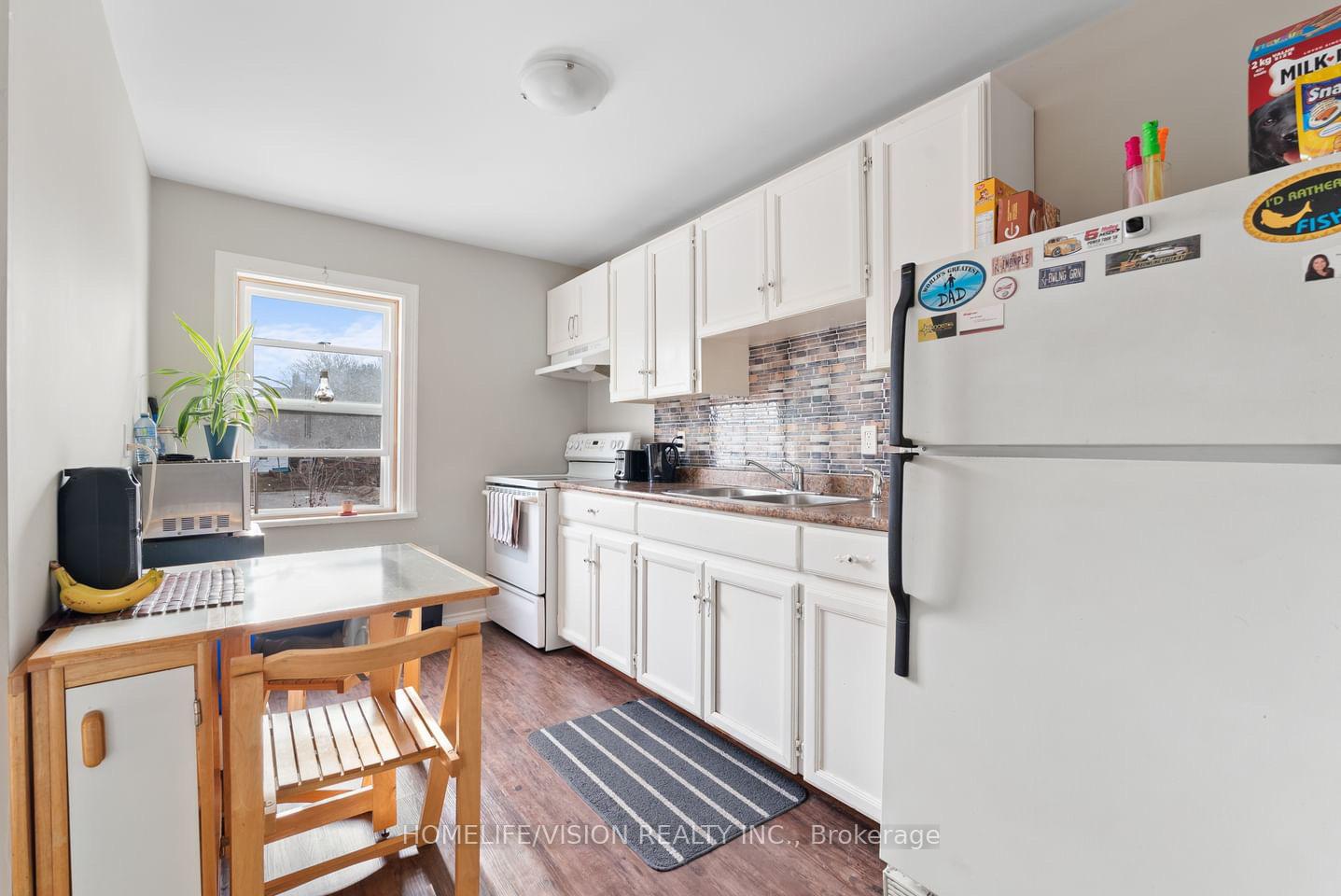 Photo 18 of 78 Front Street S, Orillia — HOMEH