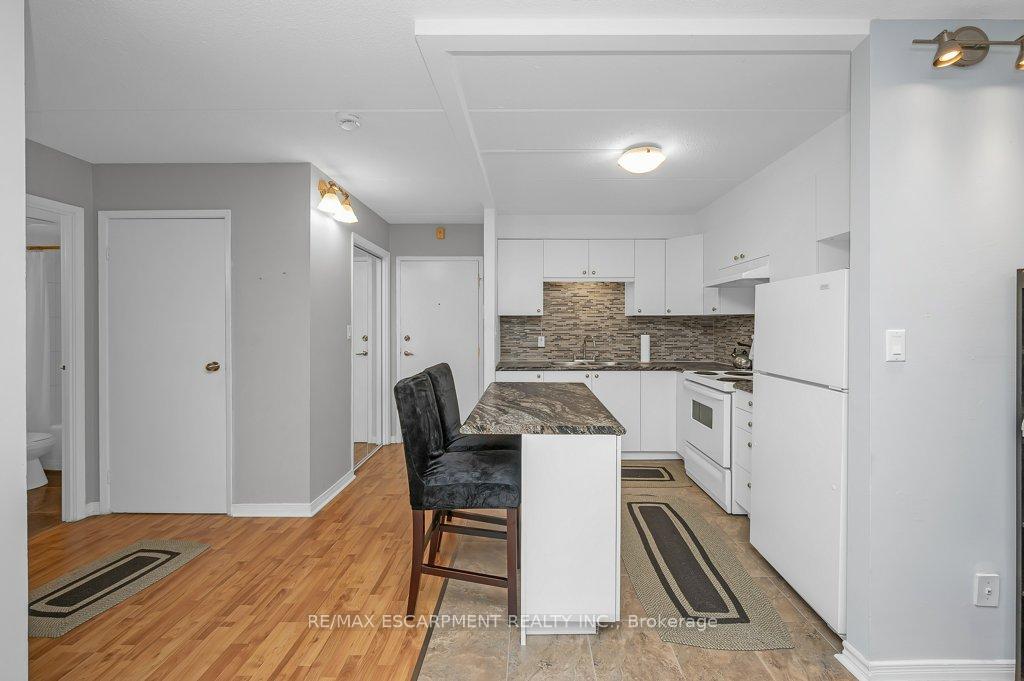 Photo 9 of Unit 402, 41 Rykert Street, St. Catharines, Western Hill — HOMEH