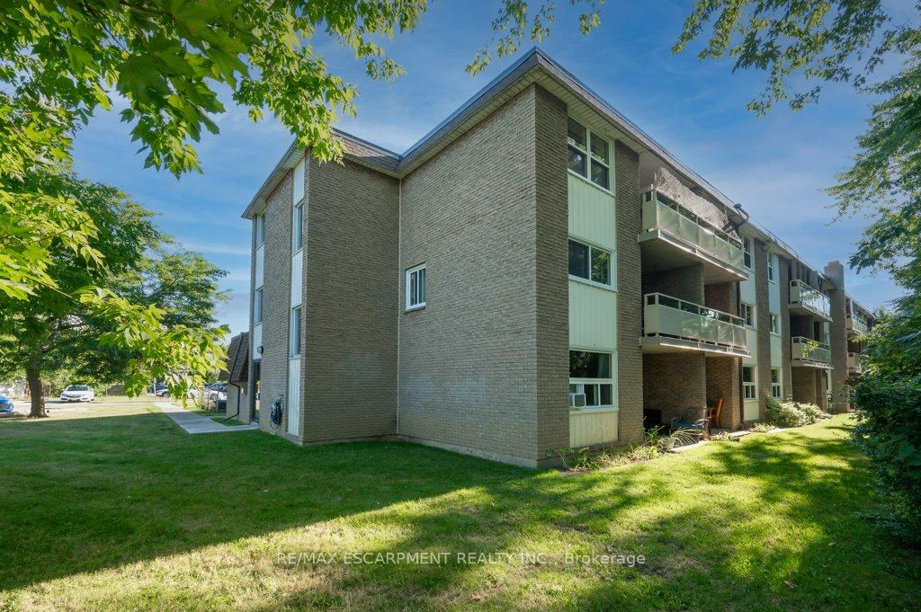 Photo 27 of Unit 402, 41 Rykert Street, St. Catharines, Western Hill — HOMEH