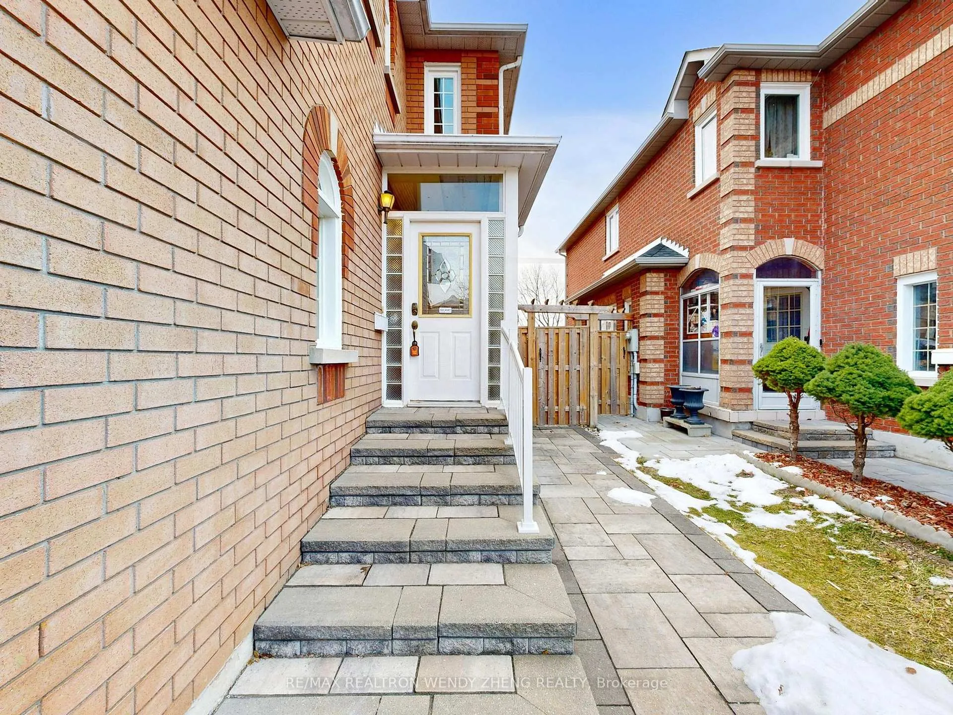 Photo 2 of 75 Macon Place, Markham, Milliken Mills West — HOMEH